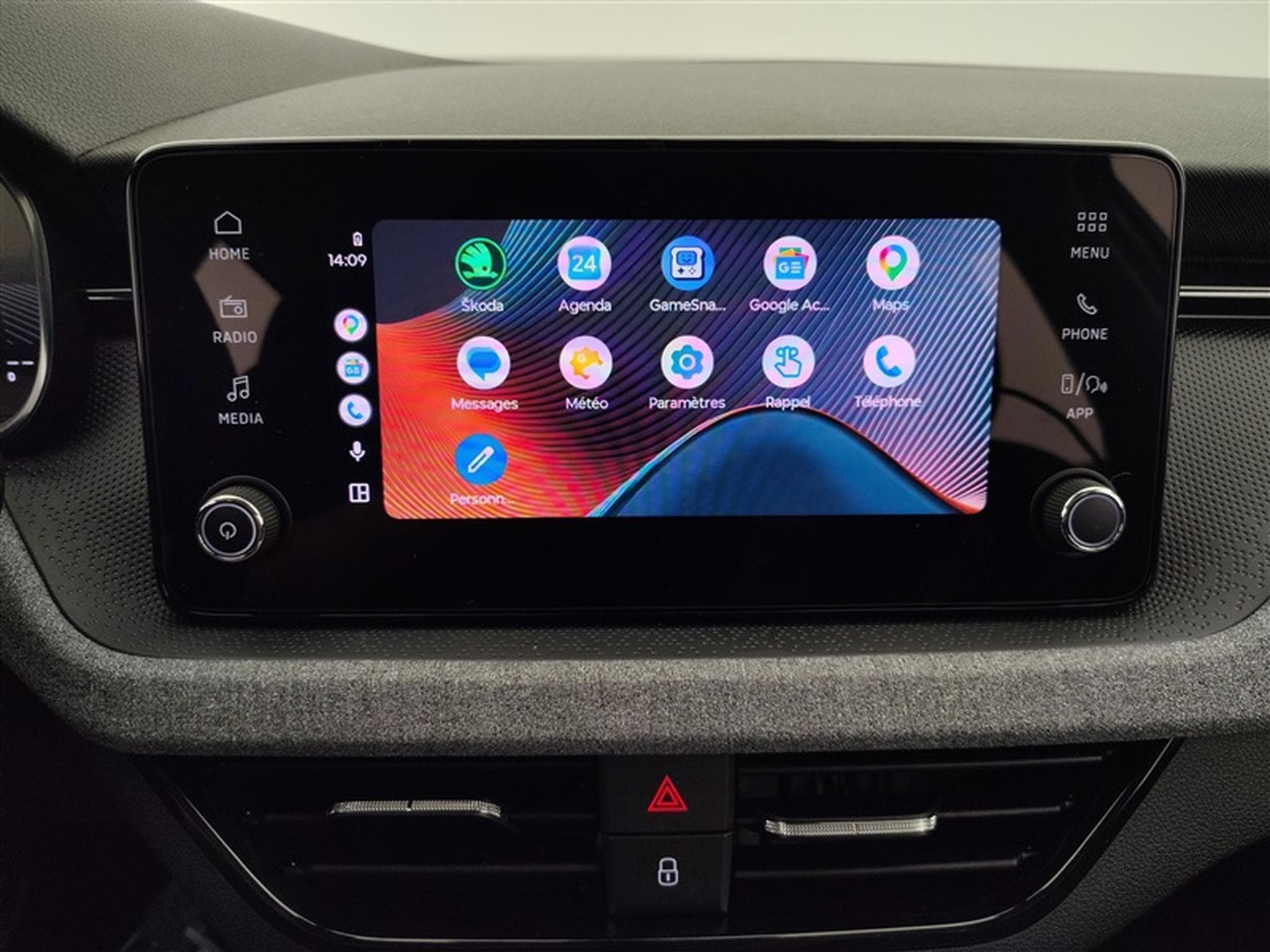 Skoda Kamiq 1.0 TSI 115cv DSG Black Dots CARPLAY / CAMERA / FULL LED (2026) - Photo 20