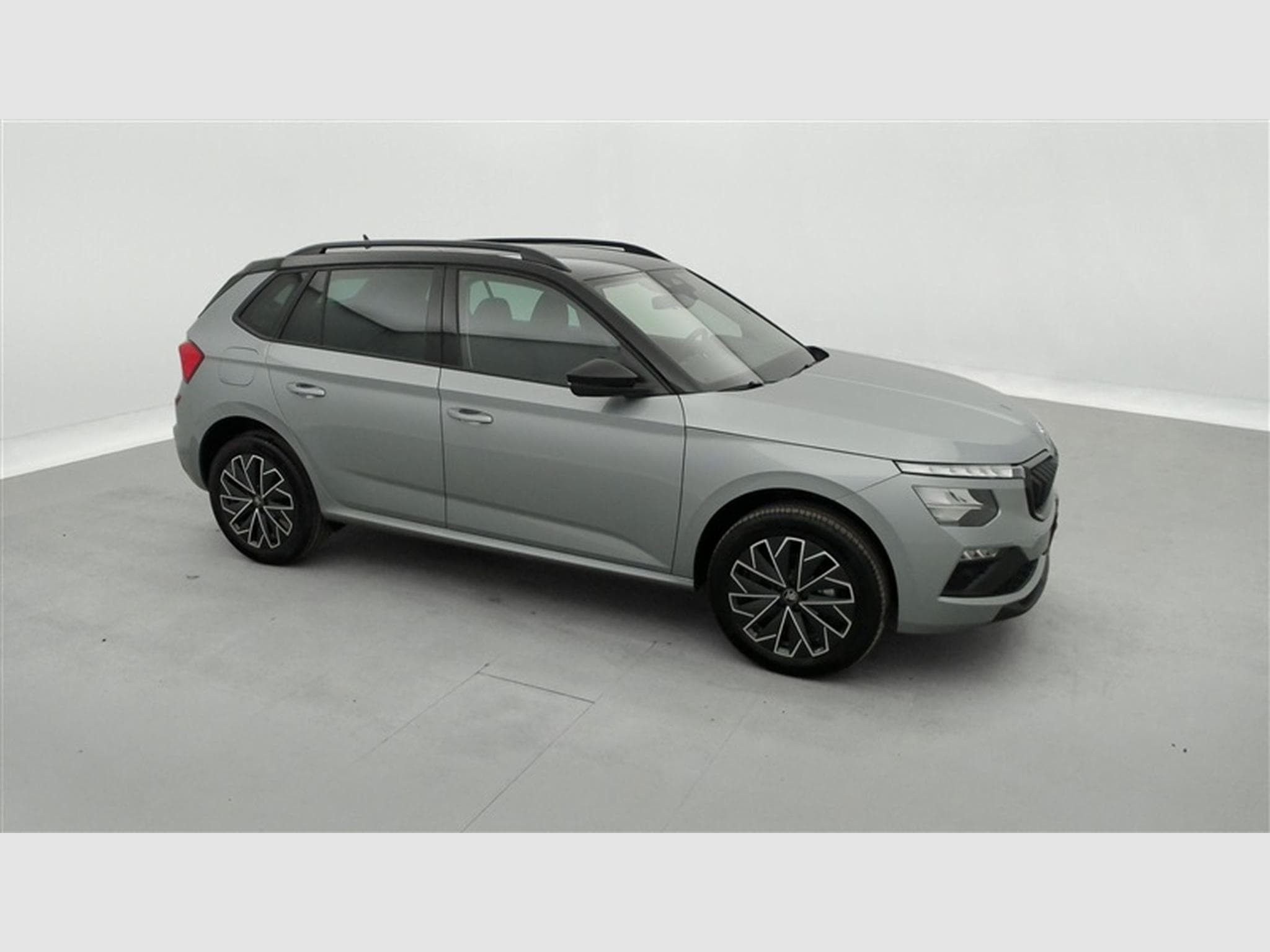 Skoda Kamiq 1.0 TSI 115cv DSG Black Dots CARPLAY / CAMERA / FULL LED (2026) - Photo 23