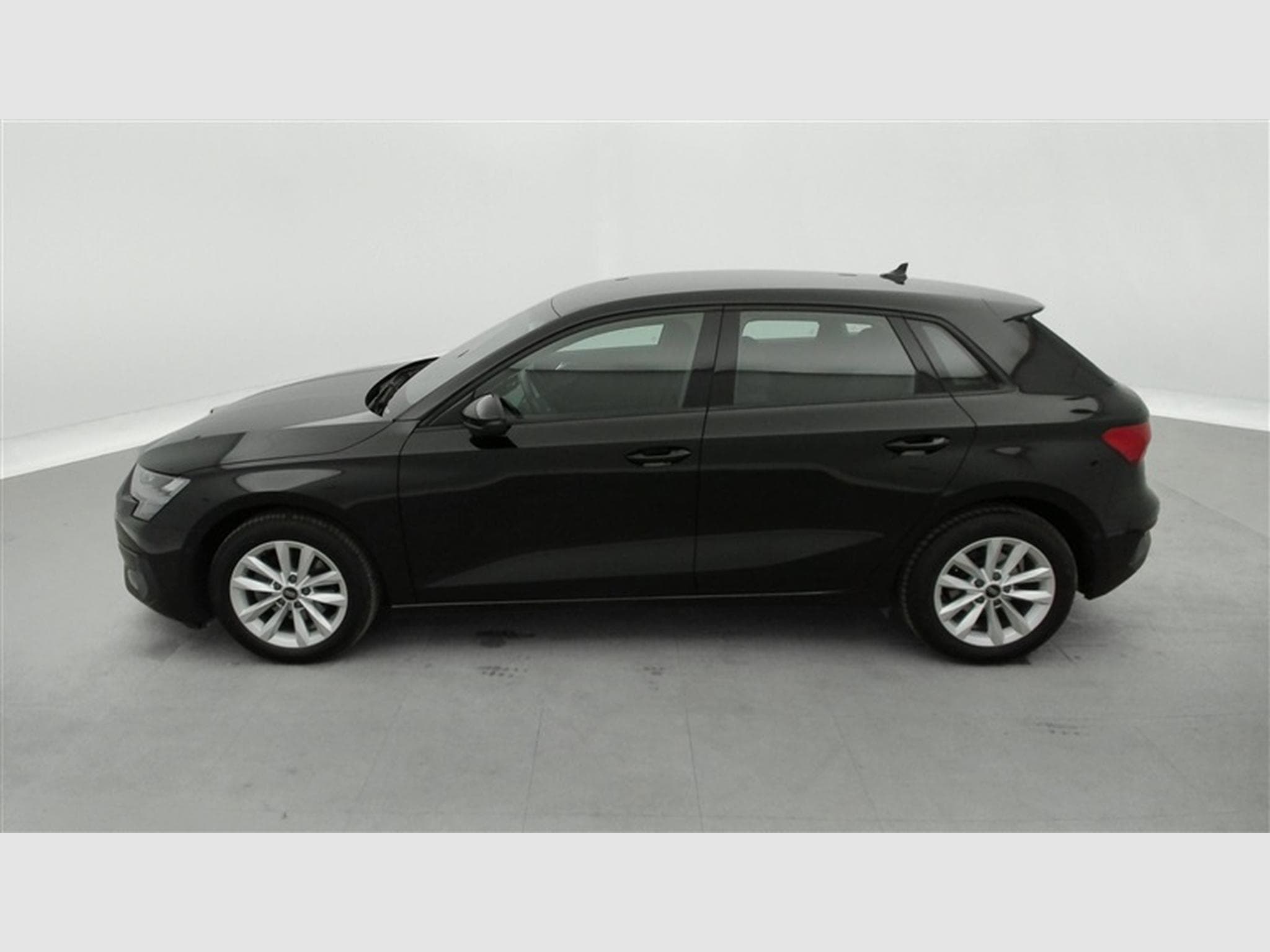 Audi A3 Sportback 35 TFSI S-Tronic Navi / Led / PDC av+ar (2023) - Photo 3