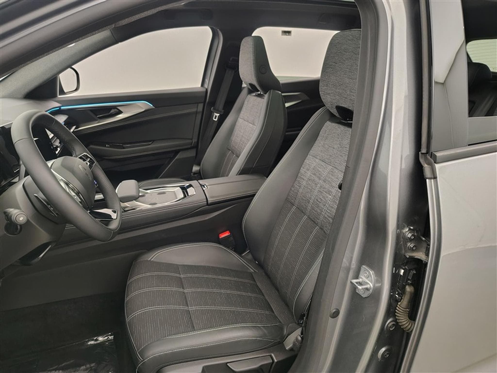 Renault Austral 1.3 T MHEV Techno S-CUIR / NAVI / FULL LED (2025) - Photo 7