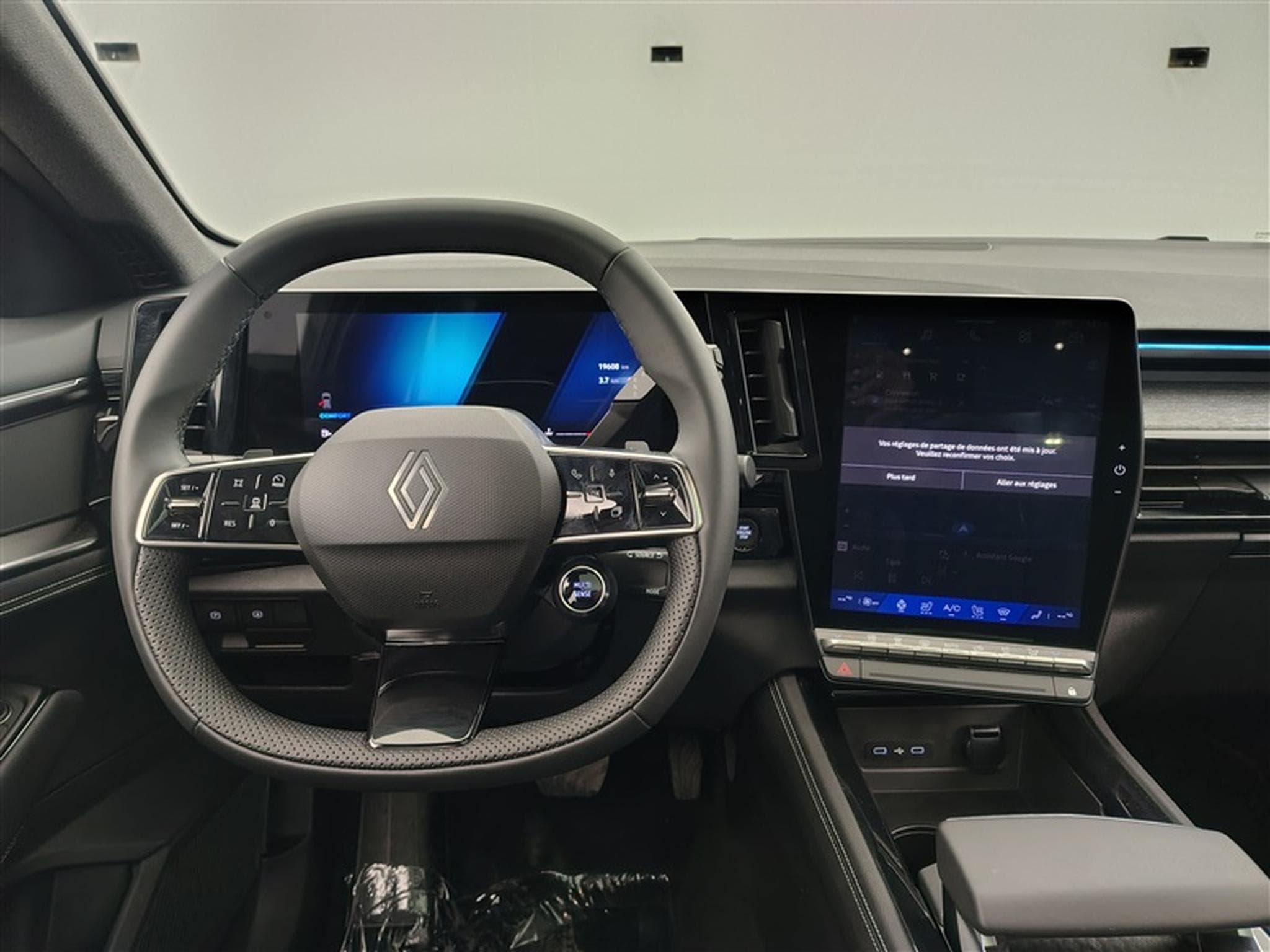 Renault Austral 1.3 T MHEV Techno S-CUIR / NAVI / FULL LED (2025) - Photo 9