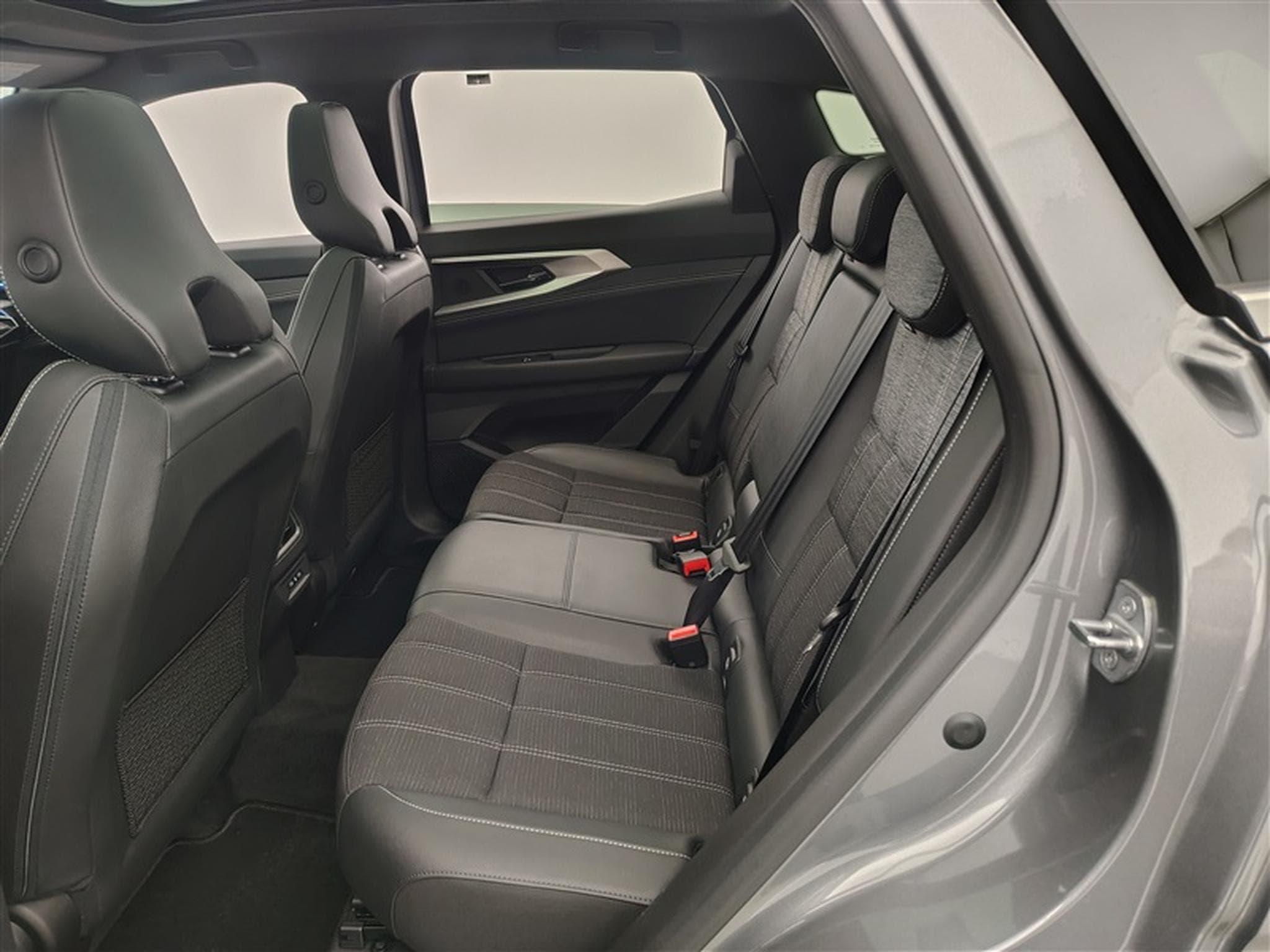 Renault Austral 1.3 T MHEV Techno S-CUIR / NAVI / FULL LED (2025) - Photo 13