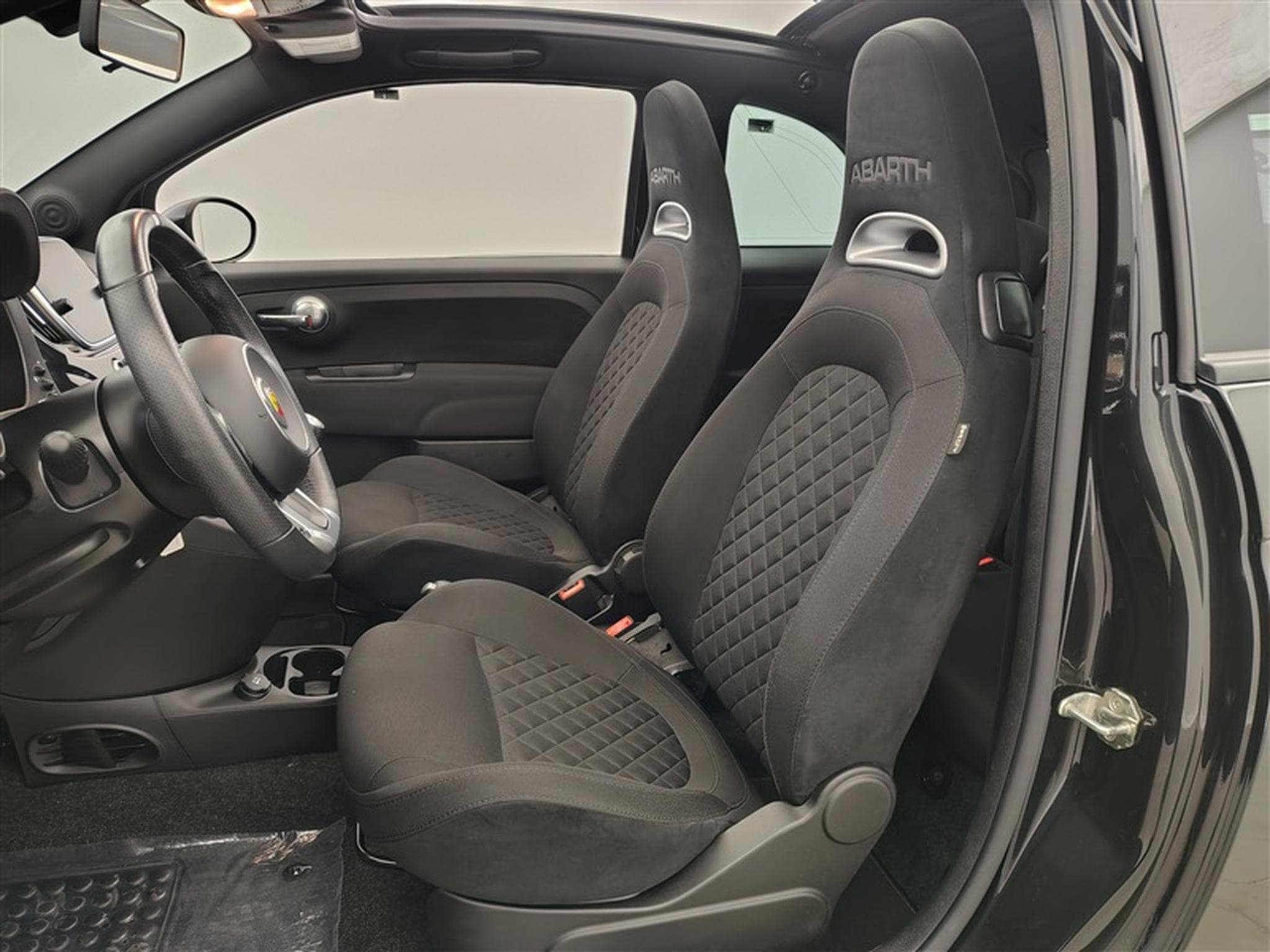 Abarth 595 1.4 T-Jet NAVI/FULL LED/PDC/JA17 (2020) - Photo 7