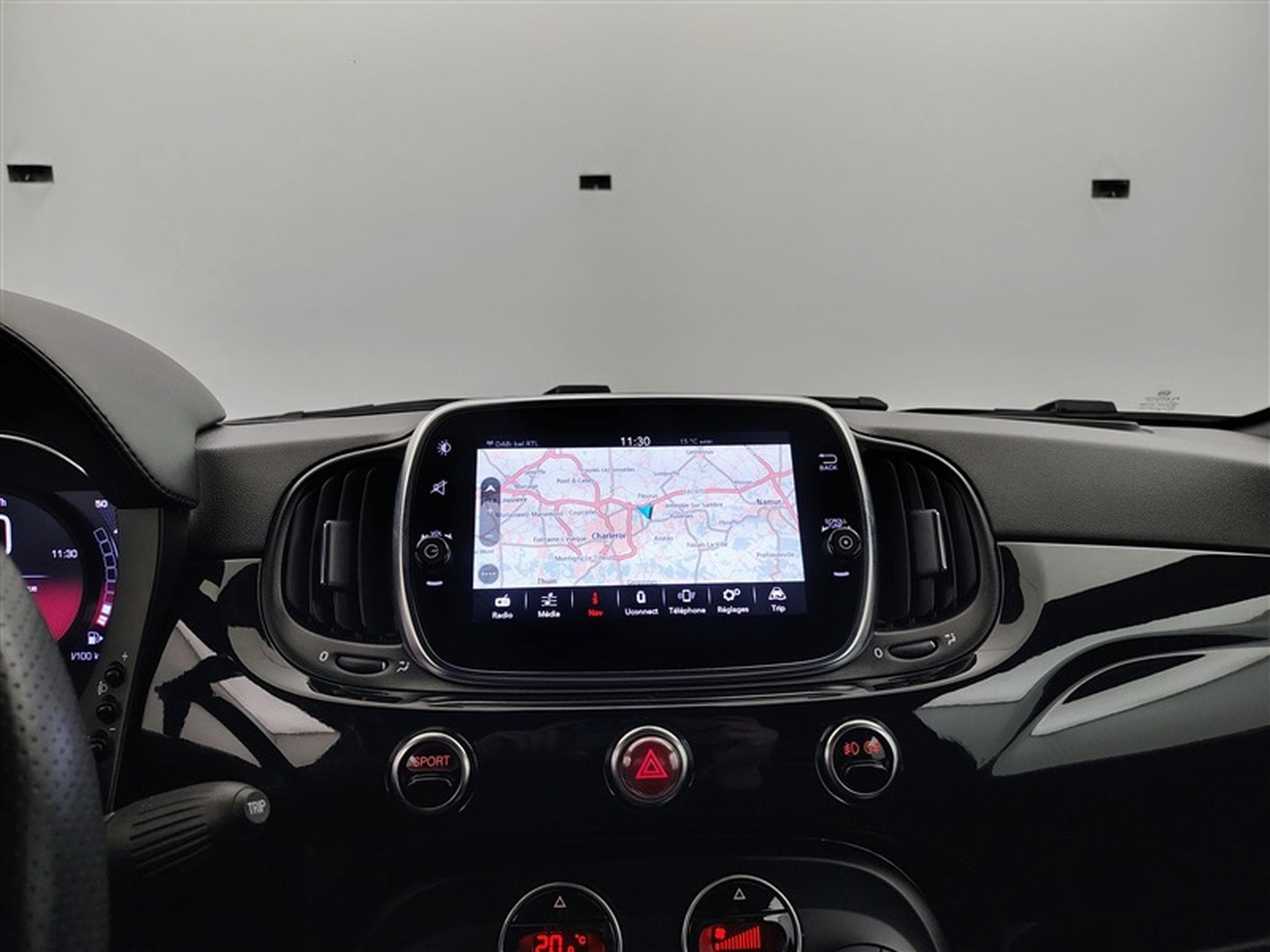 Abarth 595 1.4 T-Jet NAVI/FULL LED/PDC/JA17 (2020) - Photo 11