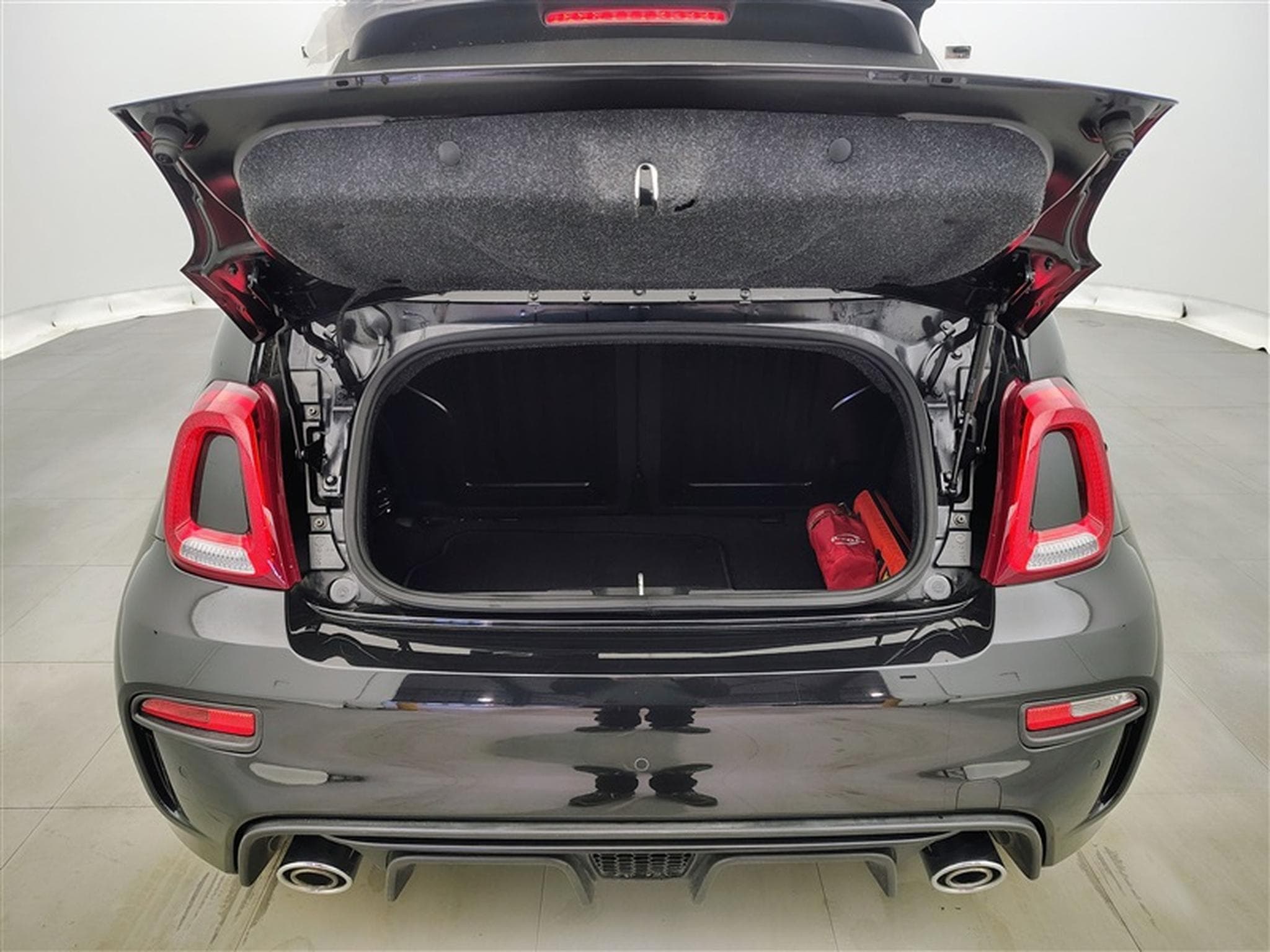 Abarth 595 1.4 T-Jet NAVI/FULL LED/PDC/JA17 (2020) - Photo 14