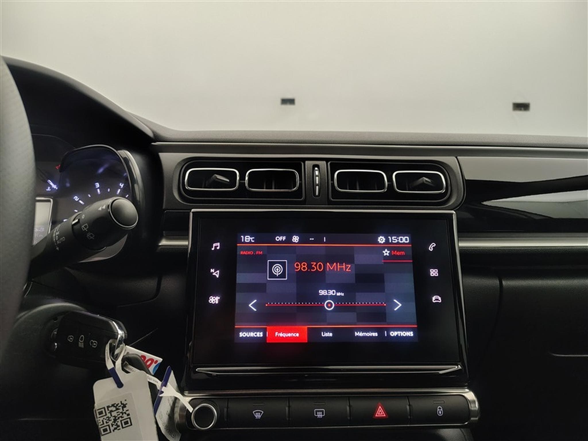 Citroen C3 1.2i PureTech Feel CARPLAY / FULL LED / PDC AR / JA 16" (2024) - Photo 11