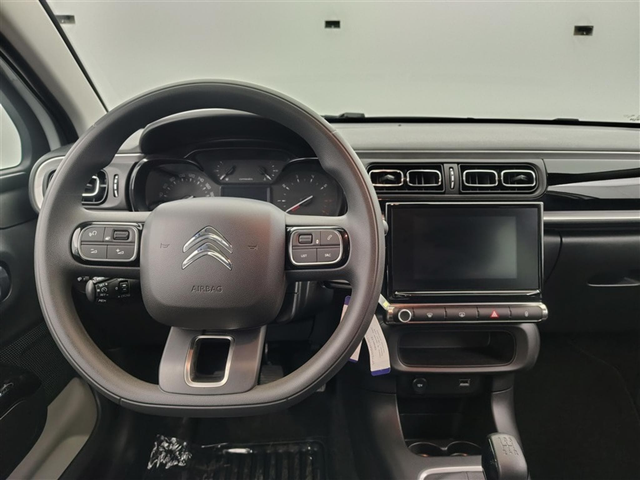 Citroen C3 1.2i PureTech Feel CARPLAY / FULL LED / PDC AR / JA 16" (2024) - Photo 9