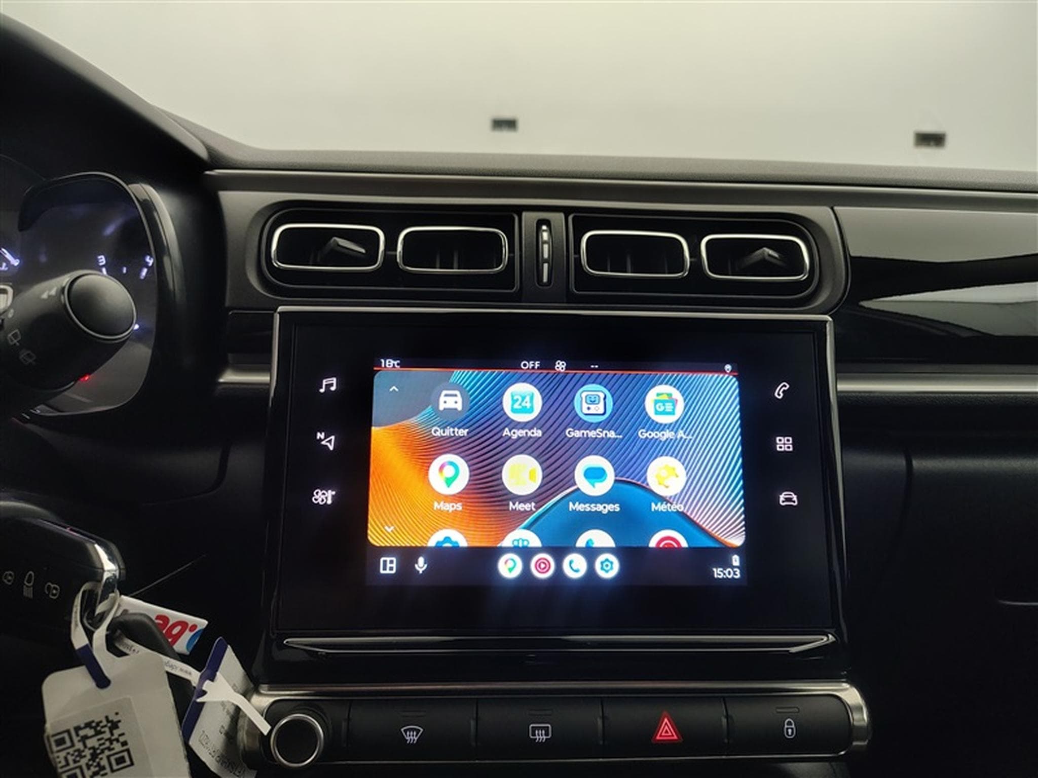 Citroen C3 1.2i PureTech Feel CARPLAY / FULL LED / PDC AR / JA 16" (2024) - Photo 19
