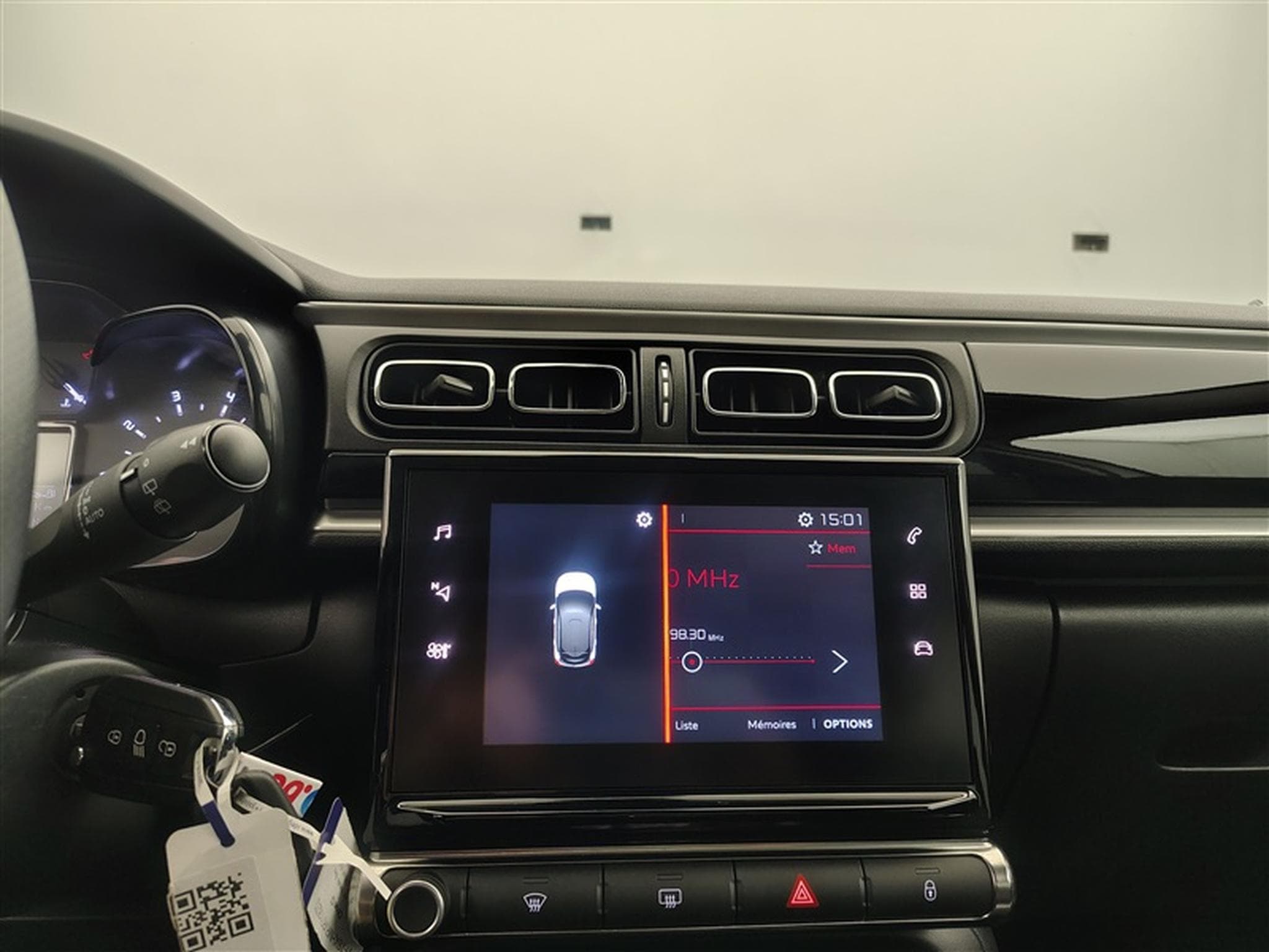 Citroen C3 1.2i PureTech Feel CARPLAY / FULL LED / PDC AR / JA 16" (2024) - Photo 17