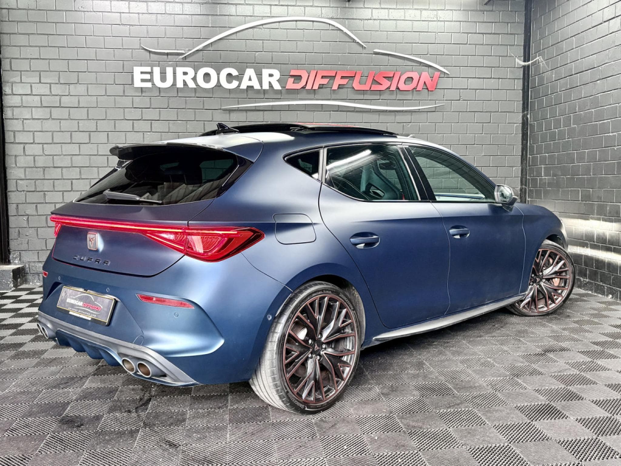 Cupra Leon VZ CUP 2.0 TSI 300CV  *BREMBO * PANO * VSS * BEATS * CARBONE (2023) - Photo 6