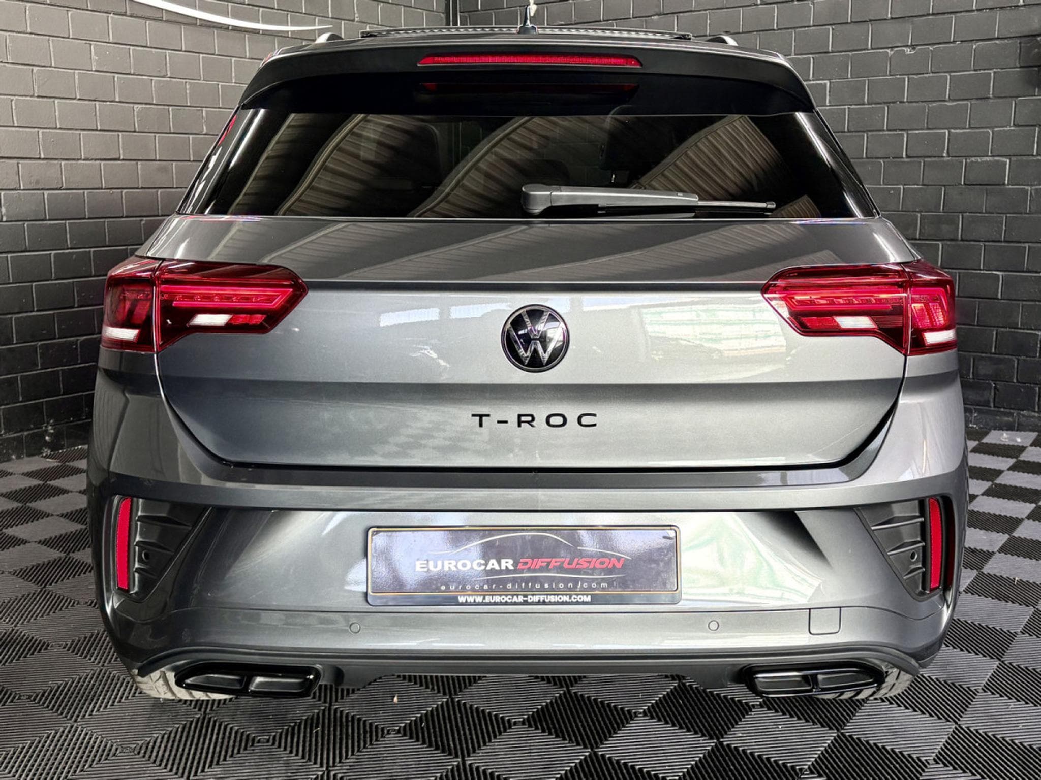 VW T-Roc R-Line Black Edition 1.5 TSI 150 CV DSG7 *PANO* BLACK* CAM * (2025) - Photo 5