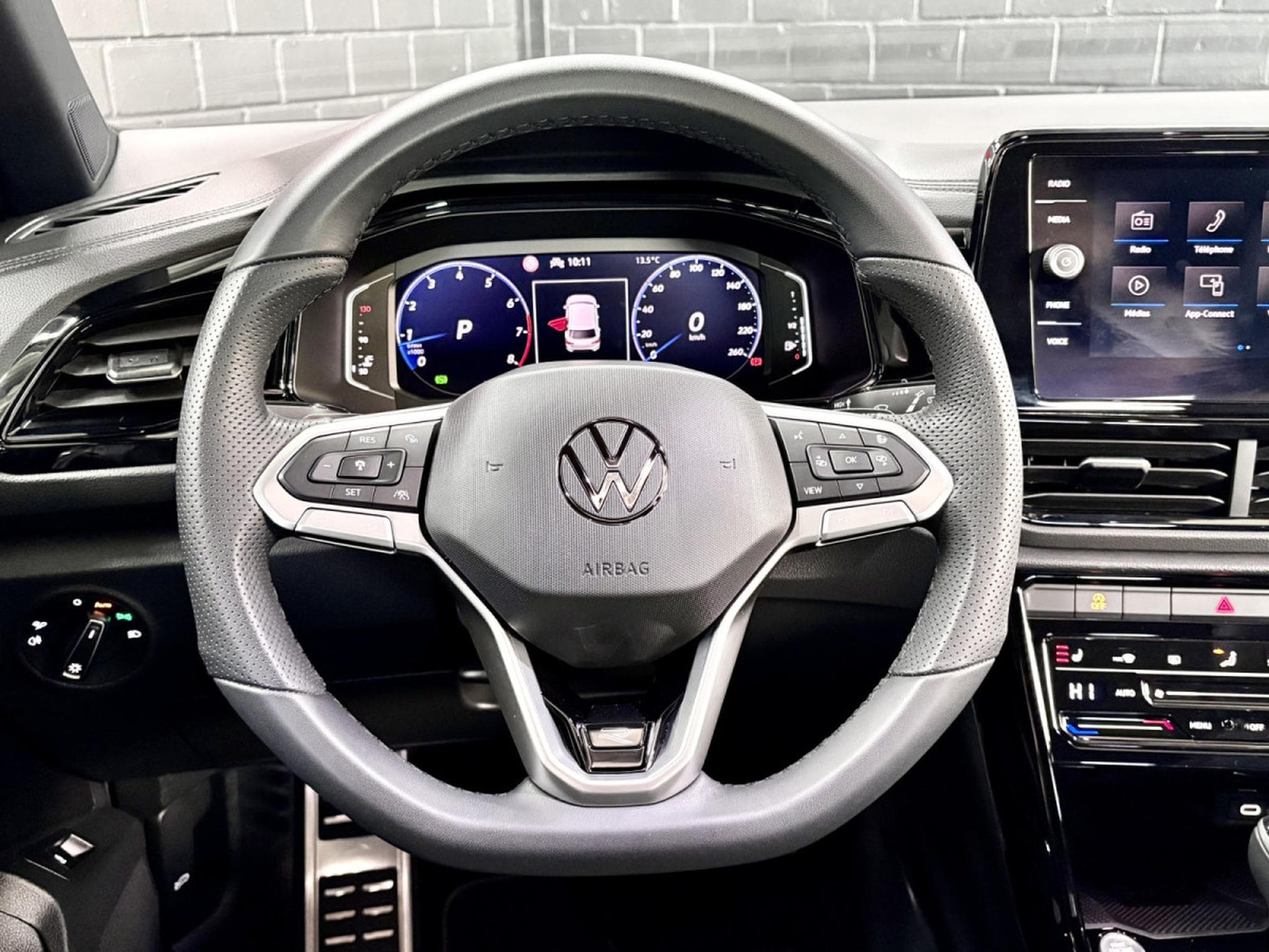 VW T-Roc R-Line Black Edition 1.5 TSI 150 CV DSG7 *PANO* BLACK* CAM * (2025) - Photo 10