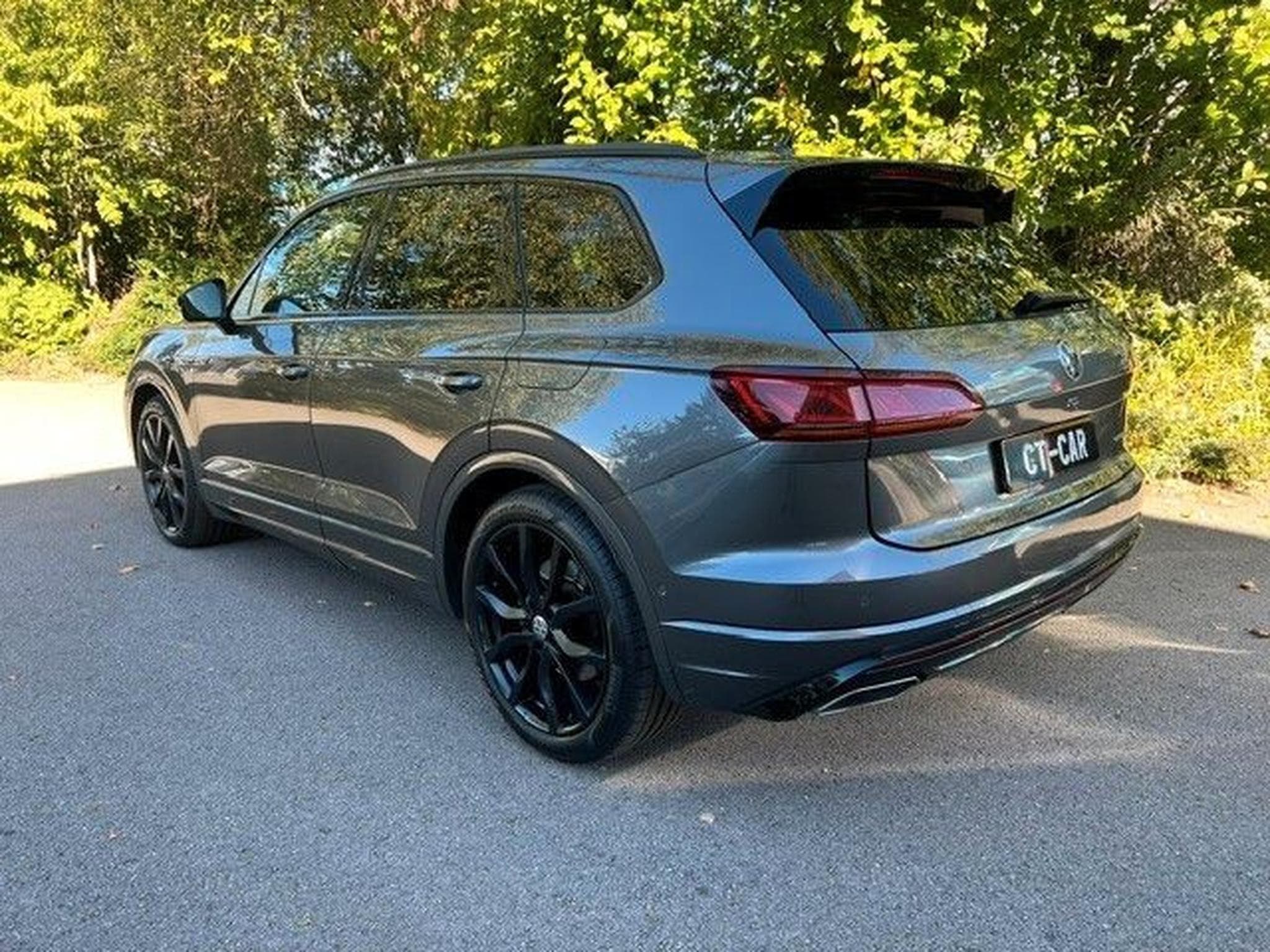 VW Touareg R eHybrid 4Motion-Pano-AHK-1Hand (2022) - Photo 15