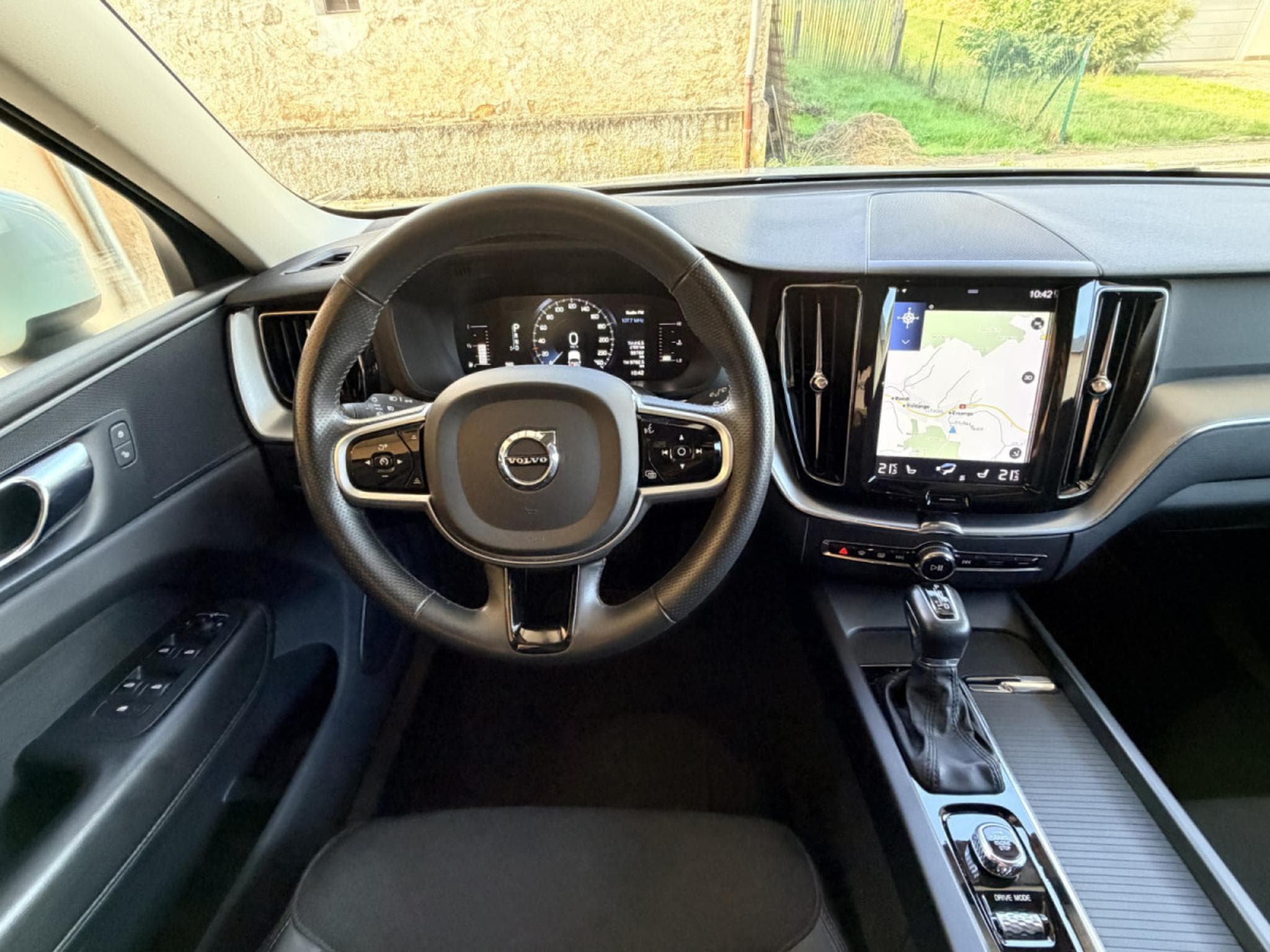 Volvo XC60 D4 MOMENTUM AUTOMATIQUE 190CV (2019) - Photo 12