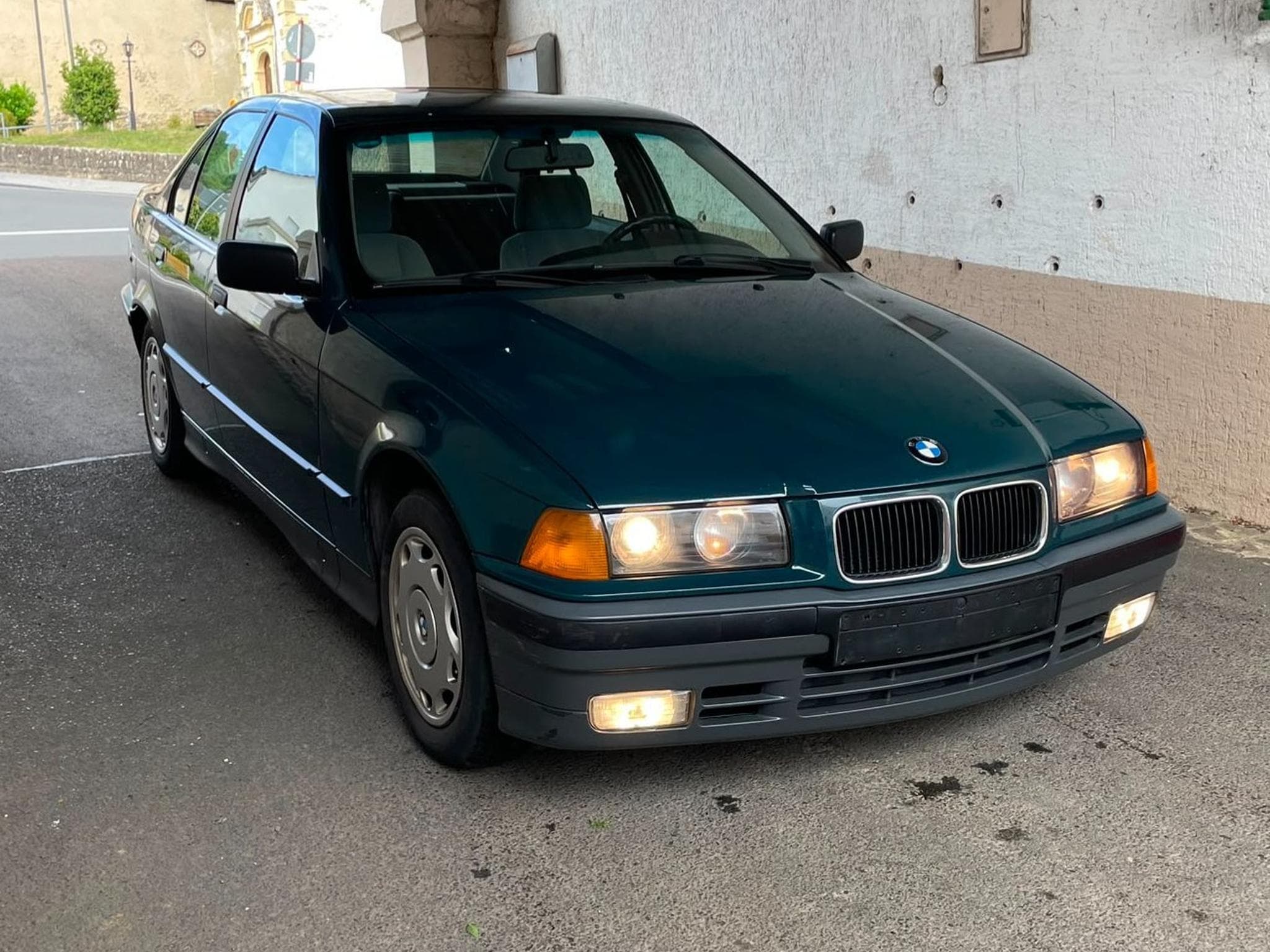 BMW 318 (1991) - Photo 1