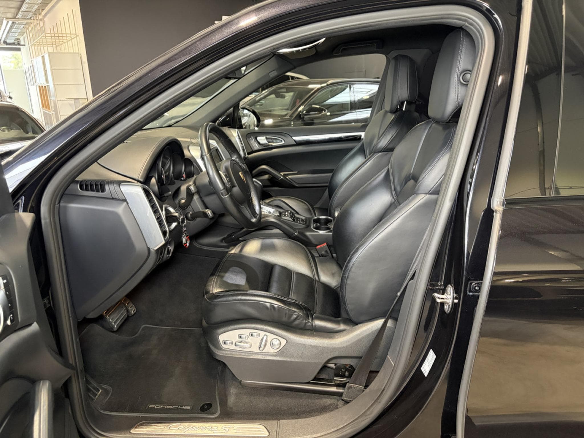 Porsche Cayenne Cayenne S Diesel/Luftfederung/21/CUIR/AHK/VOLL (2014) - Photo 9