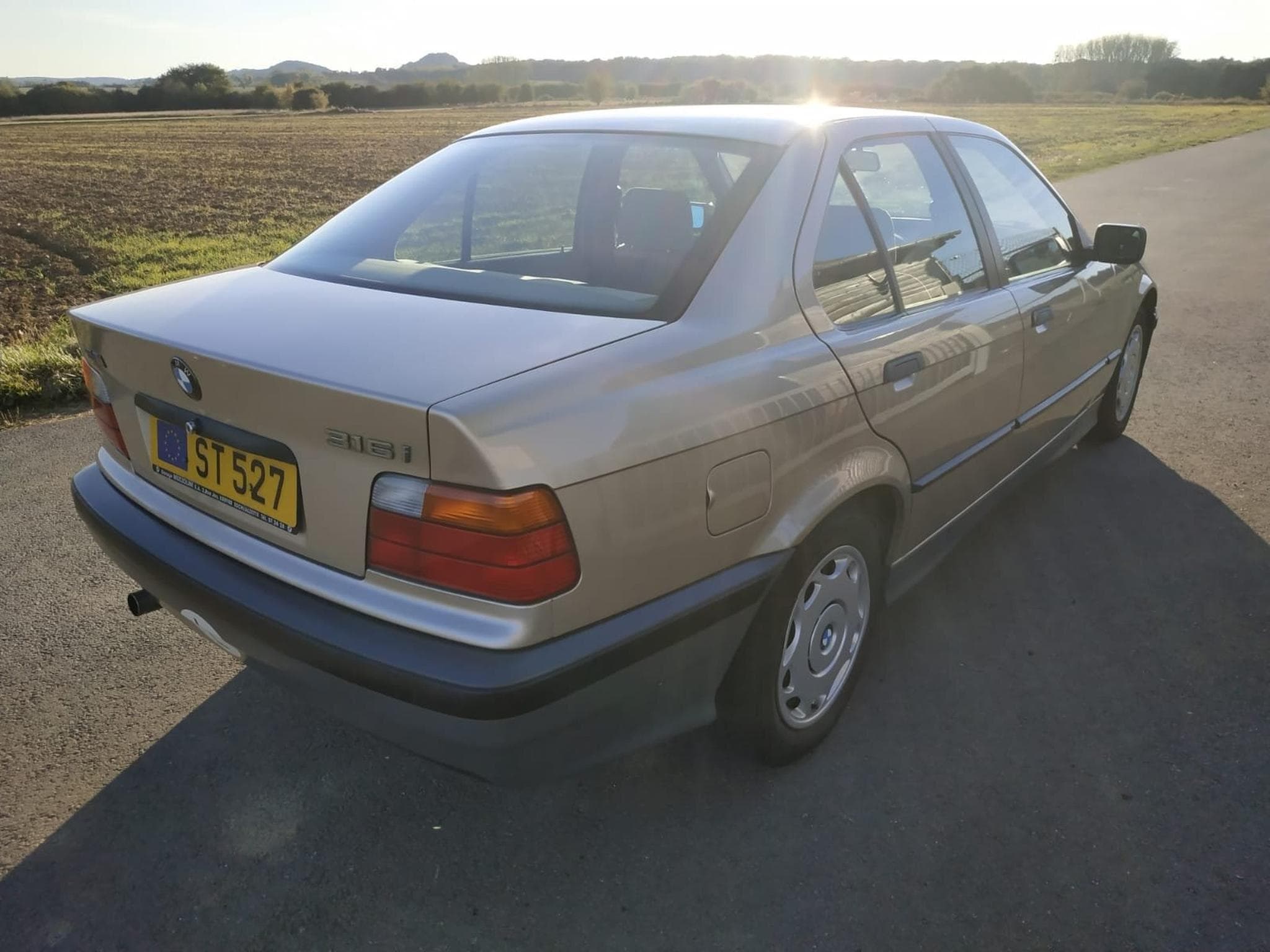 BMW 316 Oldtimer E36 modèle de base (1991) - Photo 1