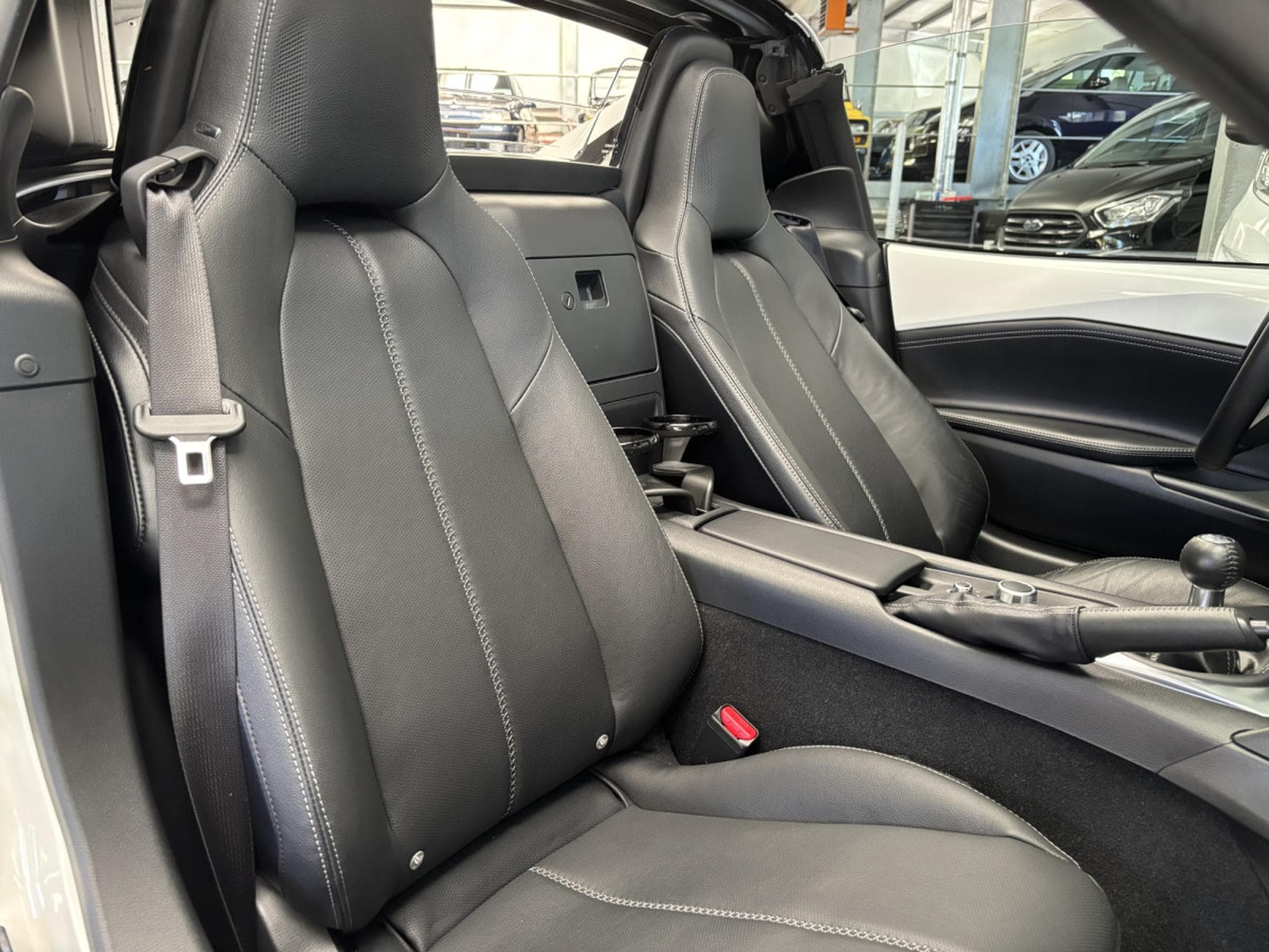 Mazda MX-5 RF 2.0 Skyactiv-G (2023) - Photo 12