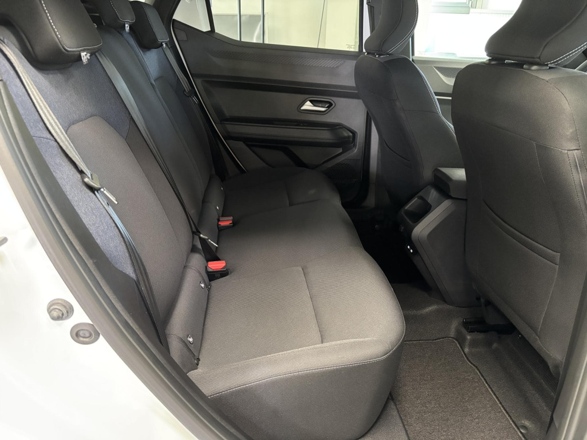 Dacia Duster III 1.2 TCe 4x4 (2026) - Photo 13