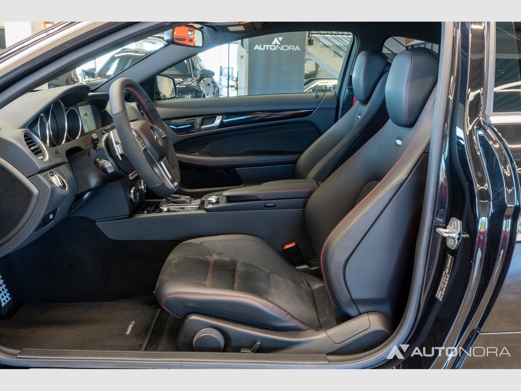 Mercedes C 63 AMG C 63 AMG Coupé Black Series (2013) - Photo 11