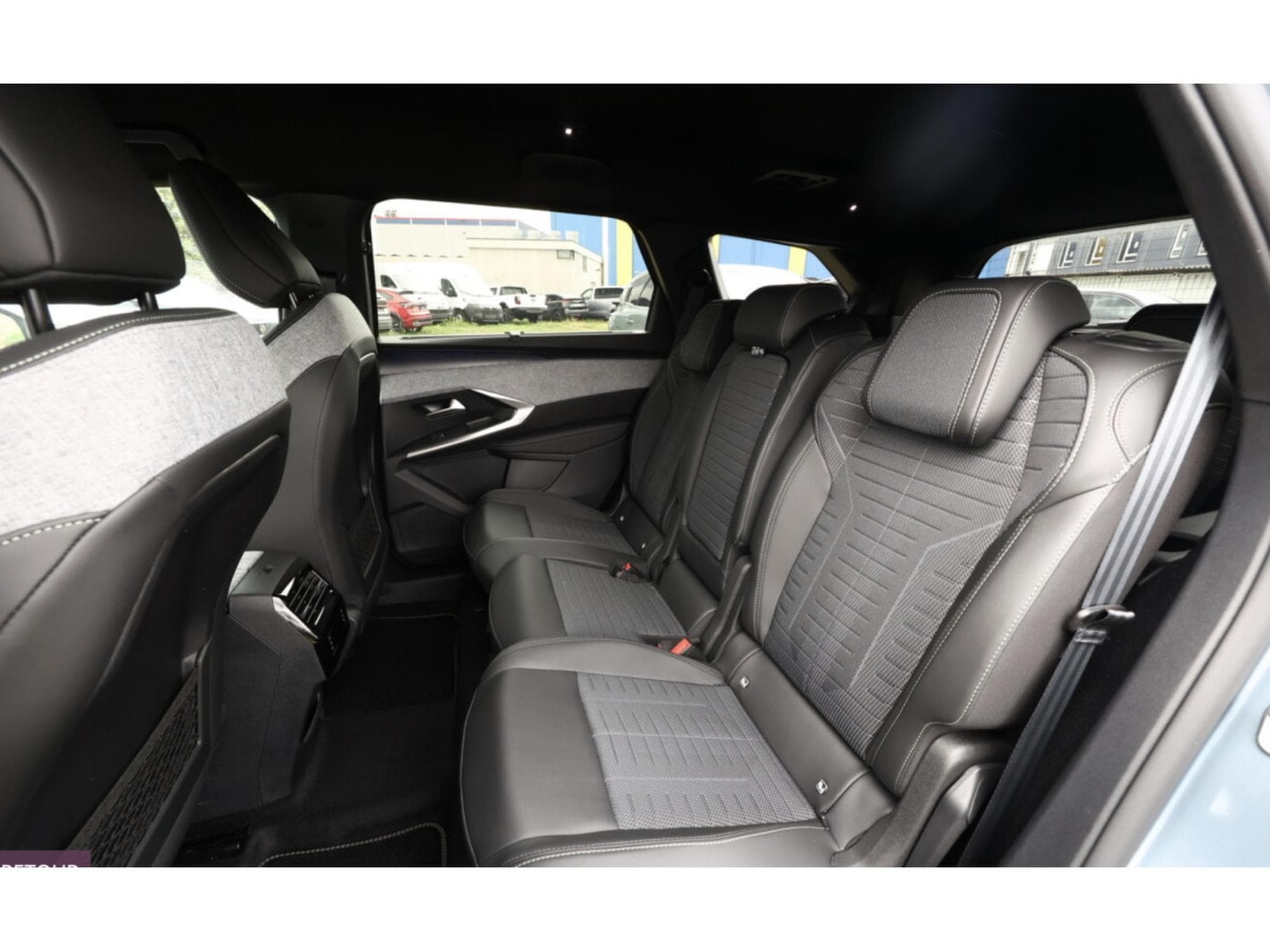 Peugeot 5008 Peugeot GT Hybrid Automatique 7 Places (2026) - Photo 9