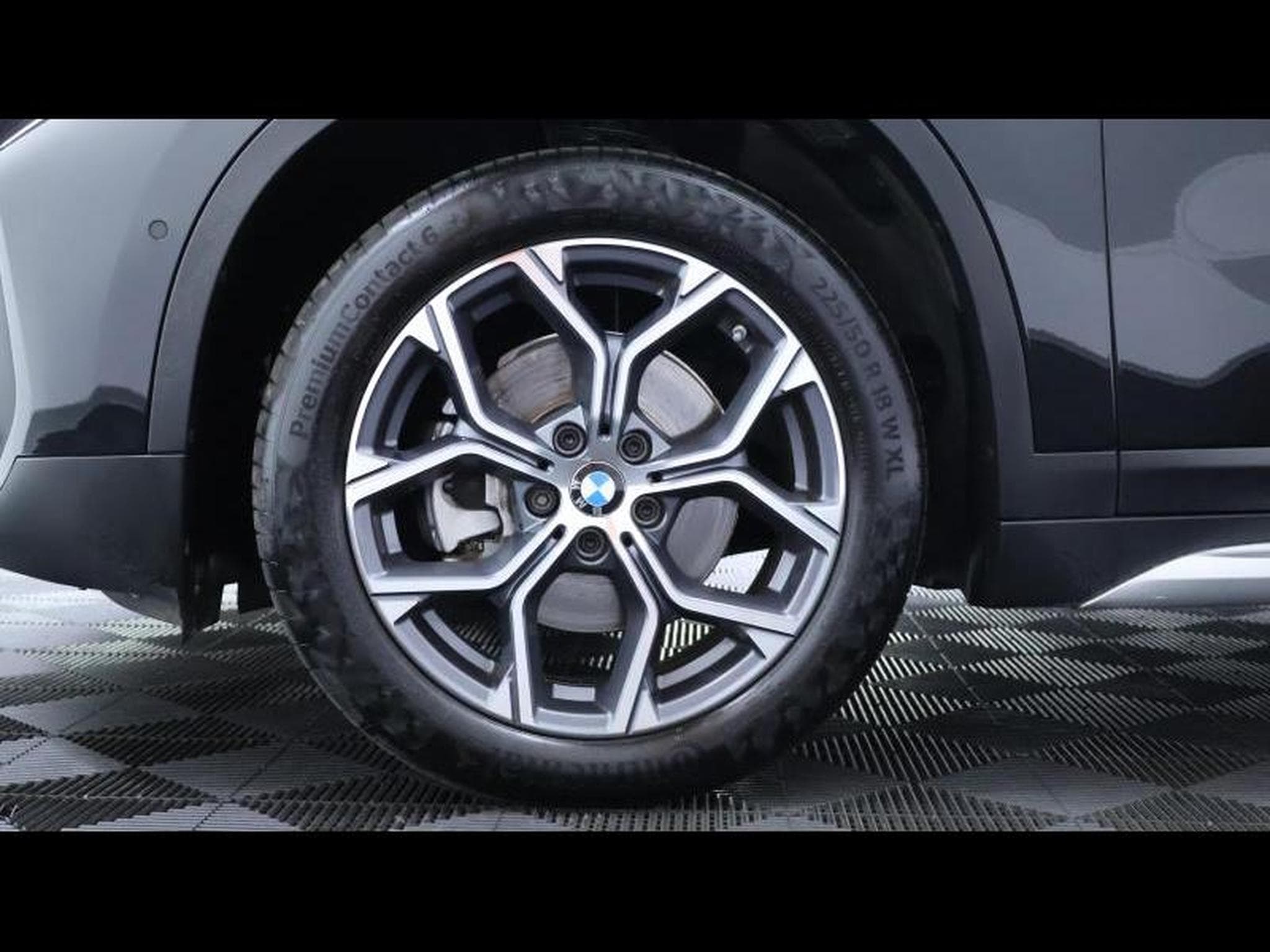 BMW X1 18i xDrive xLine (2022) - Foto 9