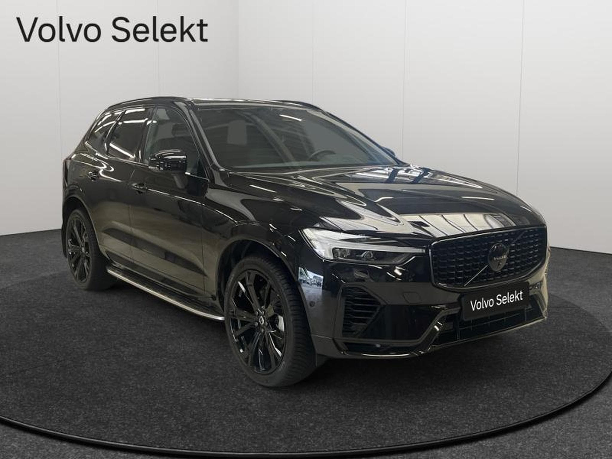 Volvo XC60 T6 Black Edition Plus TOIT PANO MARCHE PIEDS (2025) - Foto 18