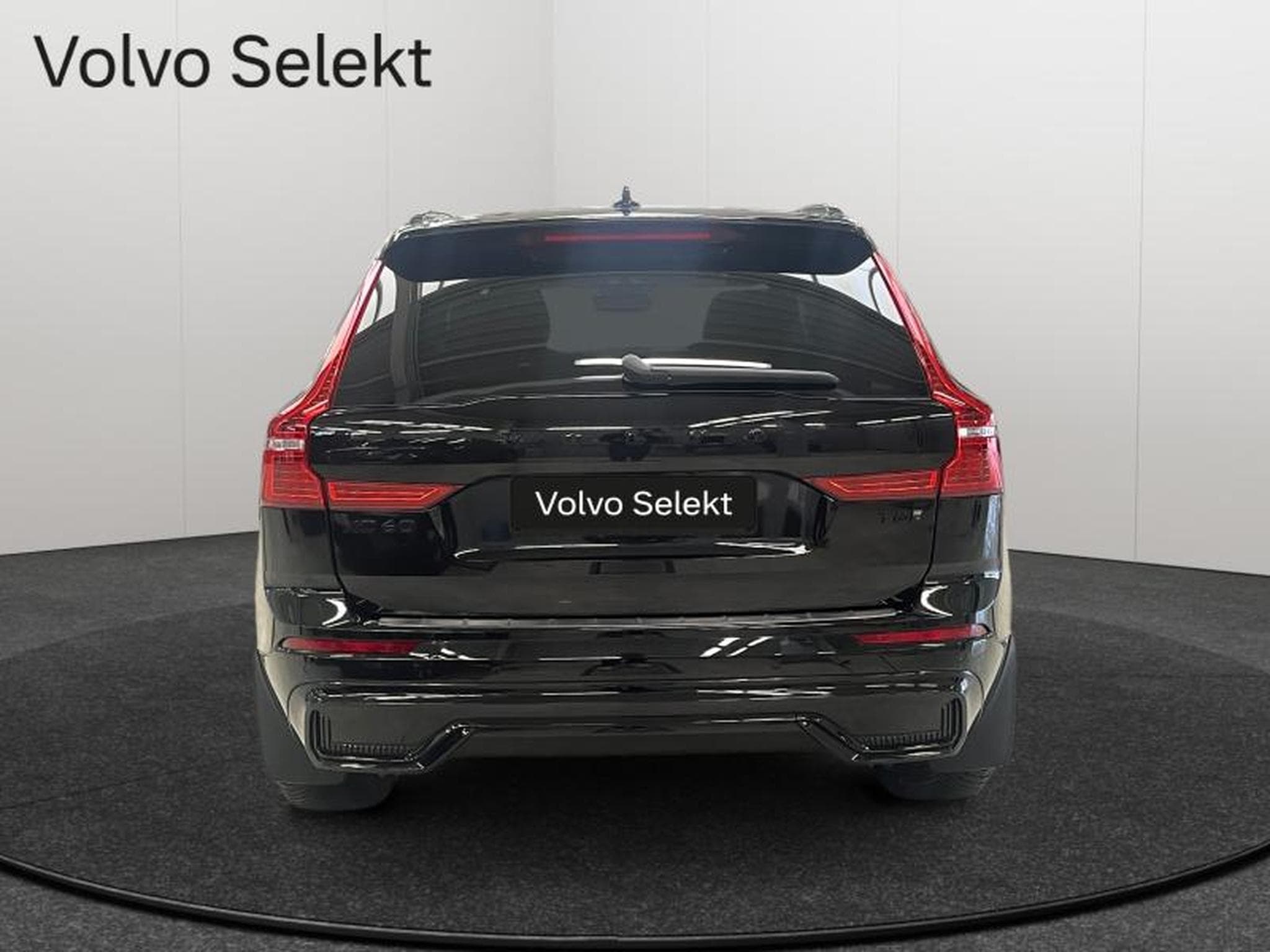 Volvo XC60 T6 Black Edition Plus TOIT PANO MARCHE PIEDS (2025) - Foto 32