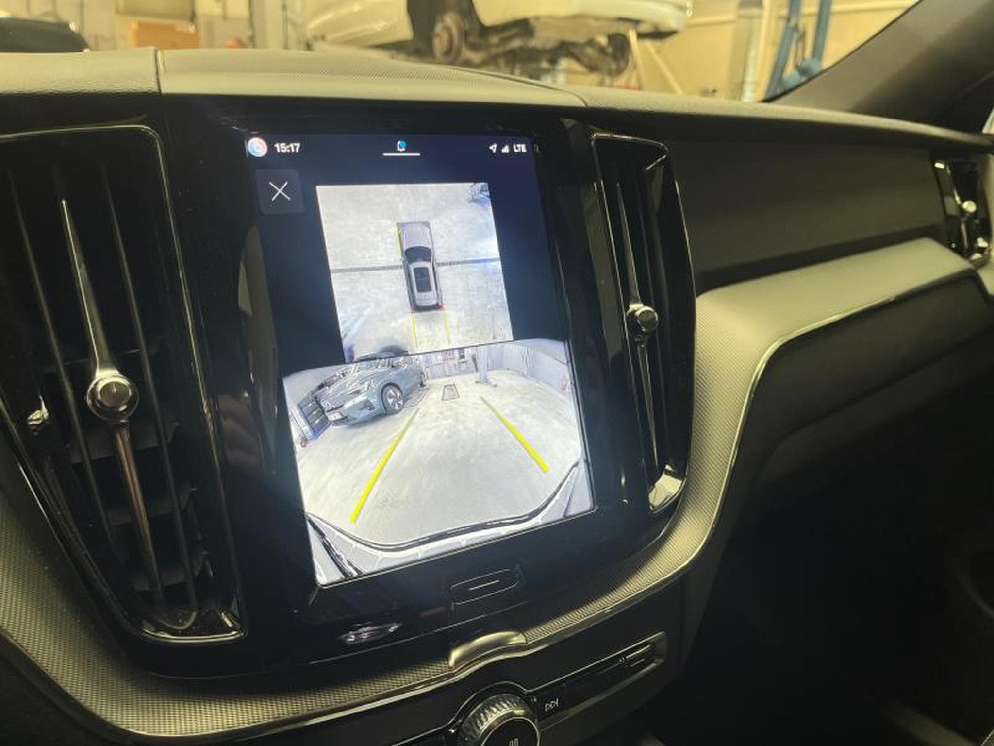 Volvo XC60 T6 Black Edition Plus TOIT PANO MARCHE PIEDS (2025) - Foto 30
