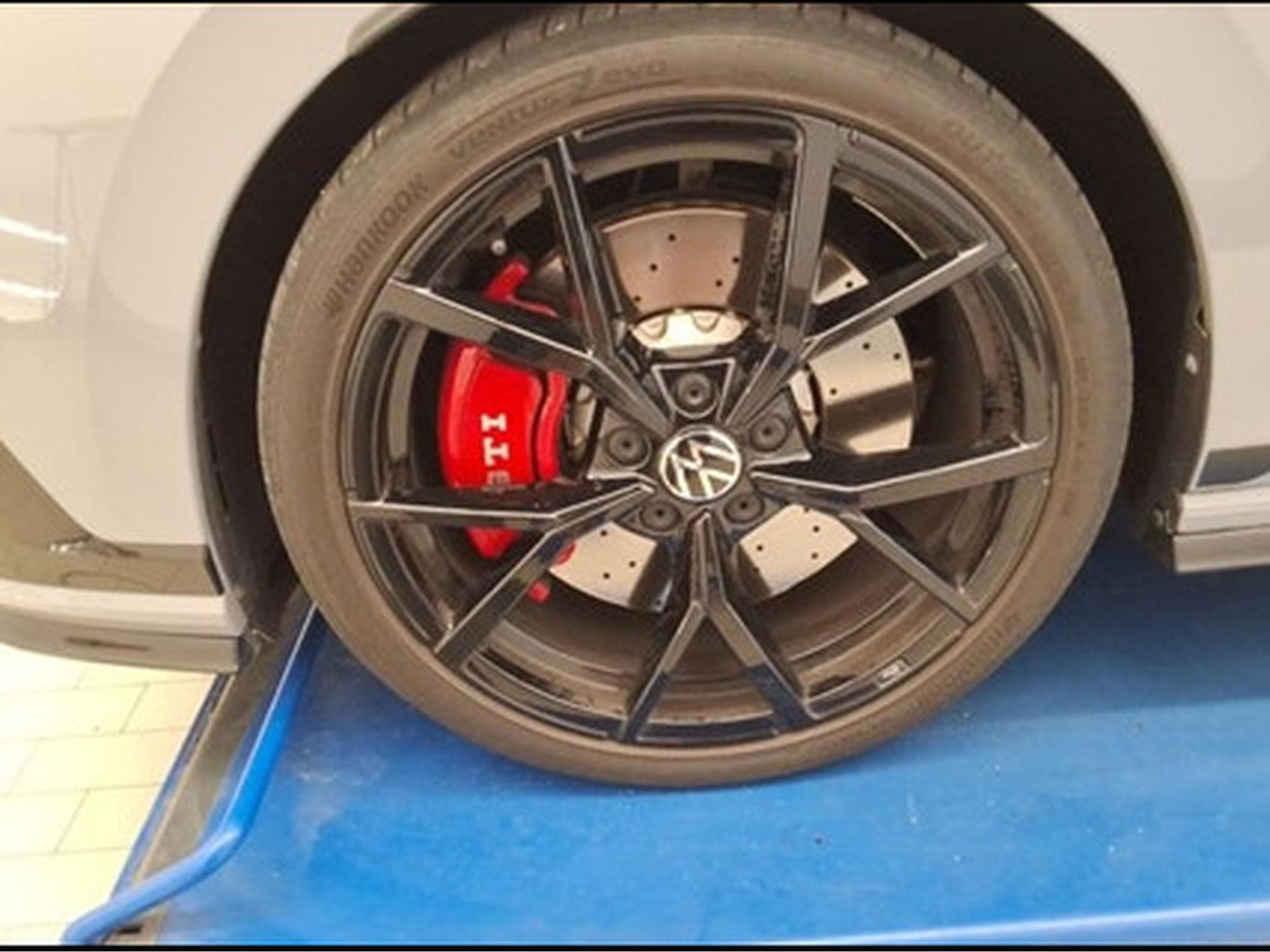 VW Golf GTI PHASE 2 Clubsport 2.0 TSI 300 CV DSG7 * PANO * MATRIX * (2026) - Foto 16