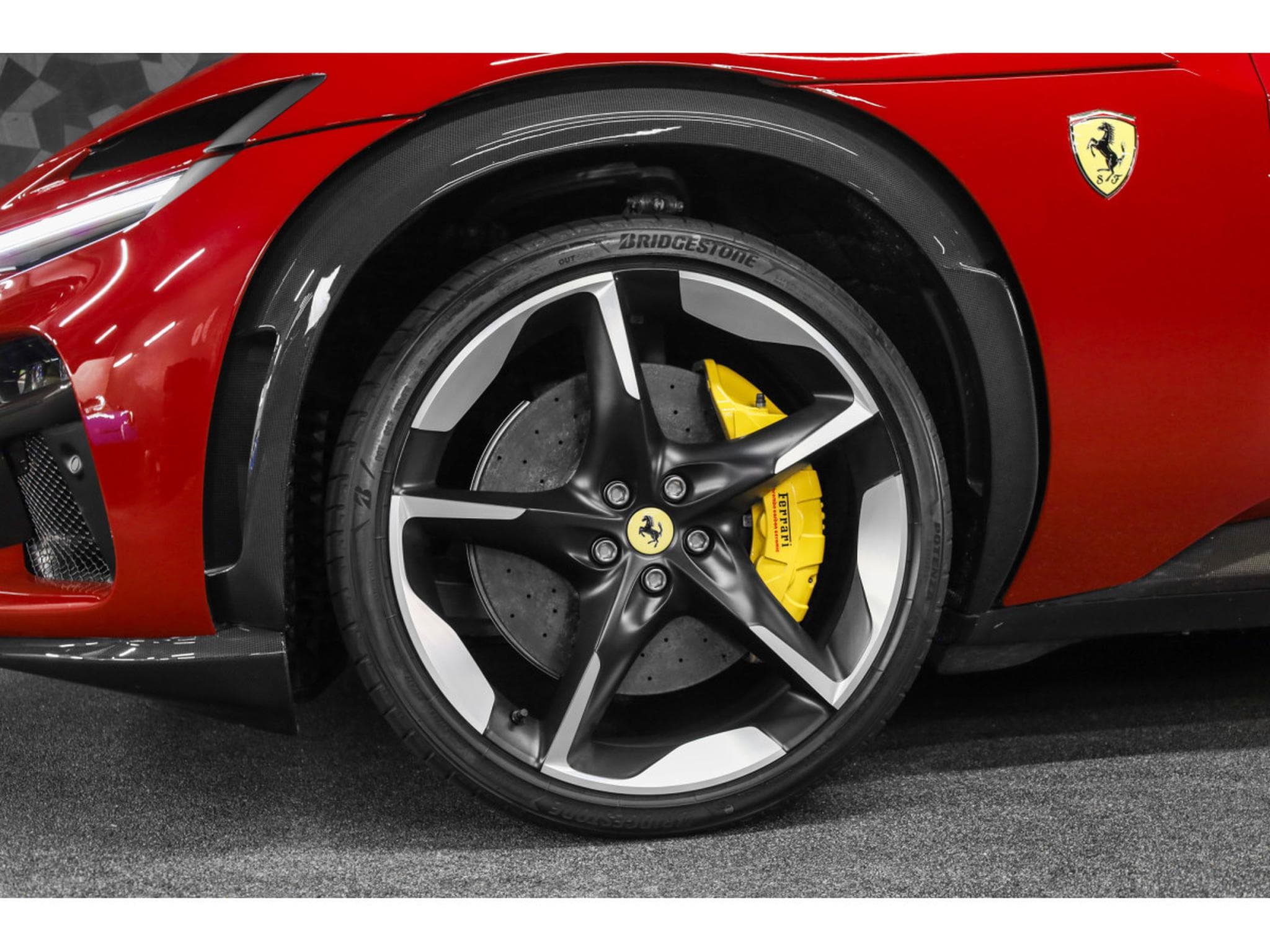 Ferrari Purosangue V12 - ROSSO MUGELLO / FULL CARBONE (2025) - Photo 11