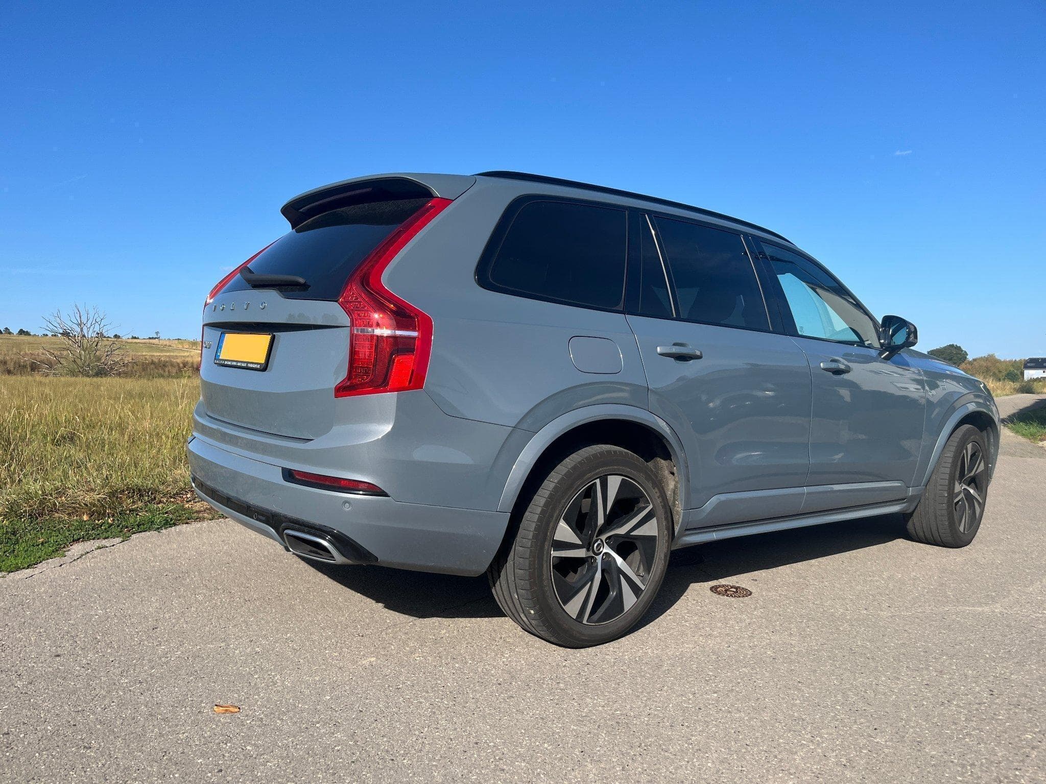 Volvo XC90 B5 AWD R-Design 7pl | Four-C Air | Pano (2019) - Photo 2