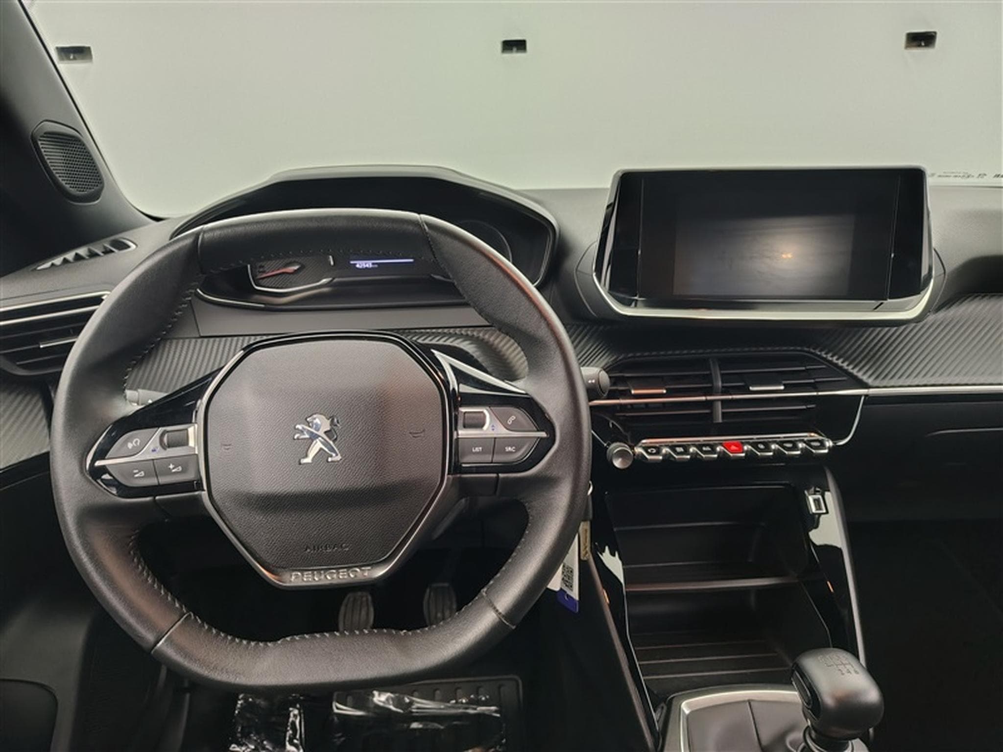 Peugeot 2008 1.2 PureTech Allure S&S (EU6.4) (2023) - Photo 9