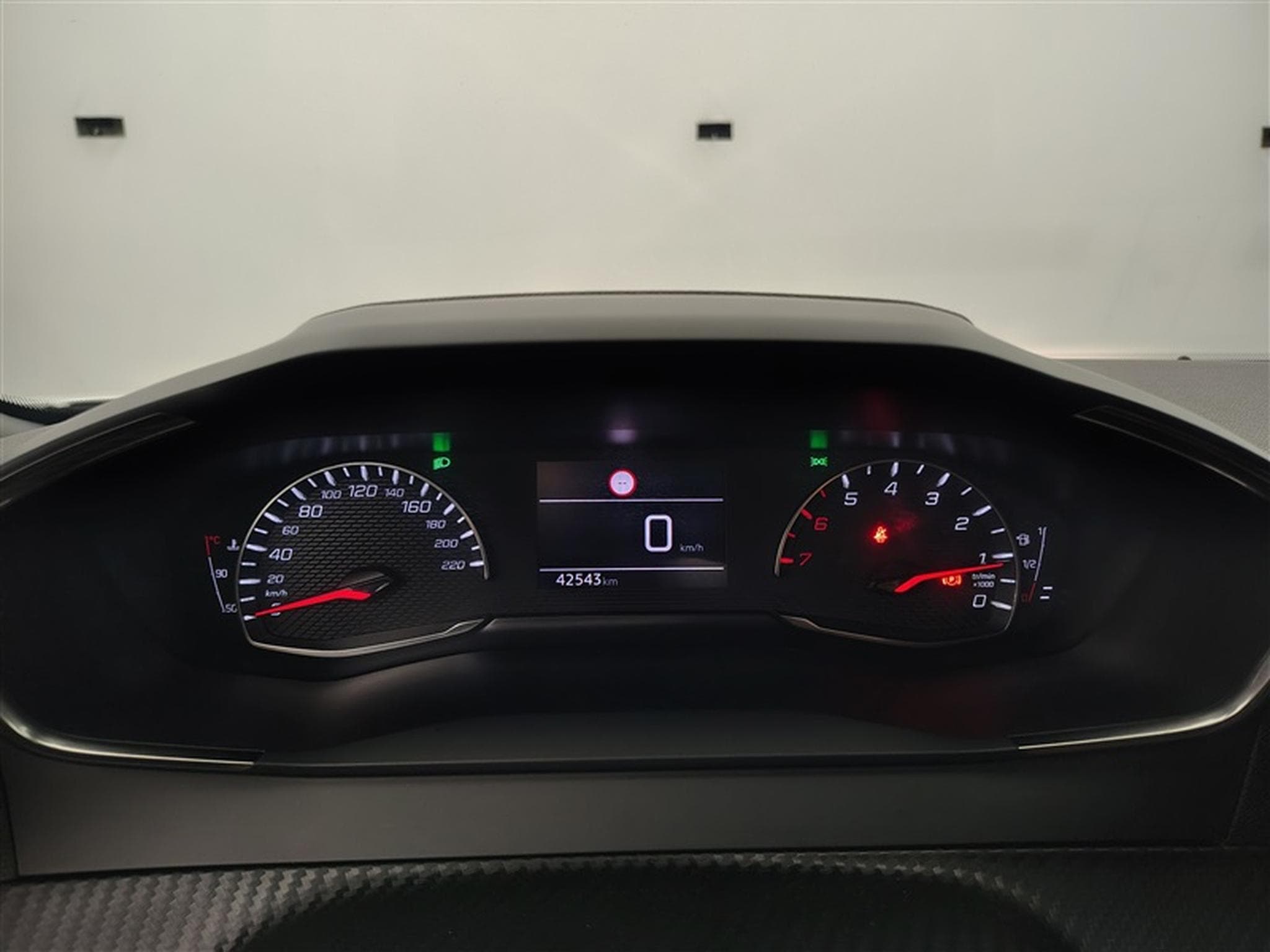 Peugeot 2008 1.2 PureTech Allure S&S (EU6.4) (2023) - Photo 10