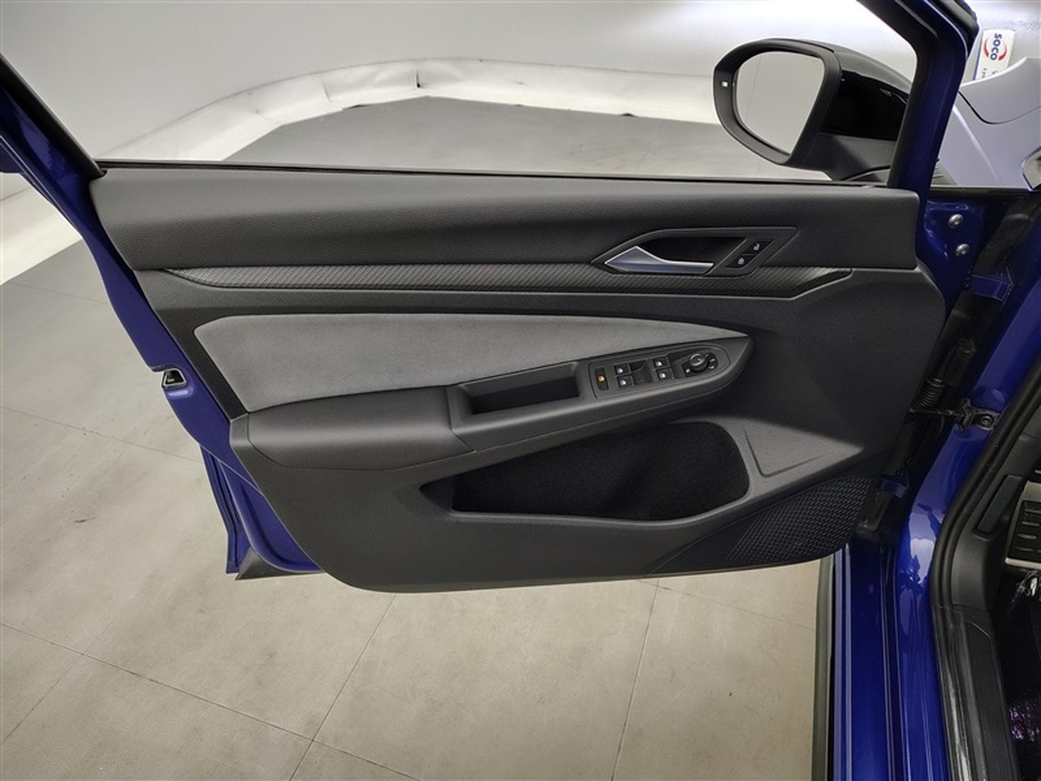 VW Golf 1.5 TSI 130cv R-Line NAVI / FULL LED / PDC AV+AR / JA 17" (2022) - Foto 15