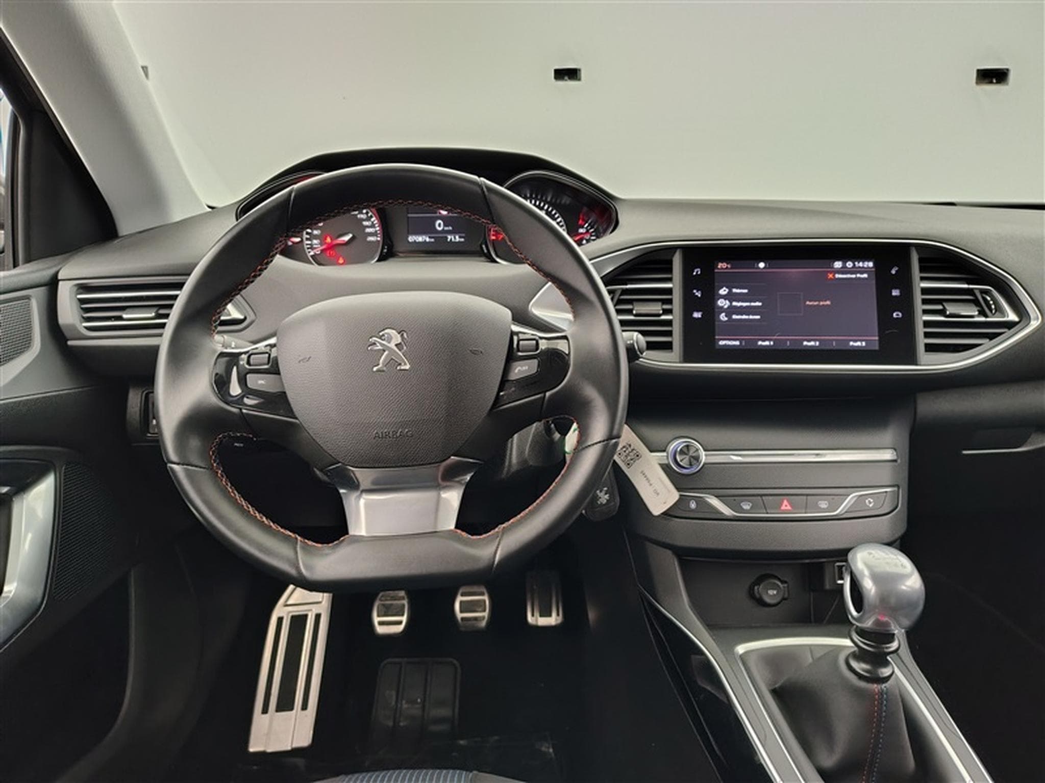 Peugeot 308 1.2 PureTech Allure CARPLAY / S-CUIR / FULL LED (2019) - Photo 9