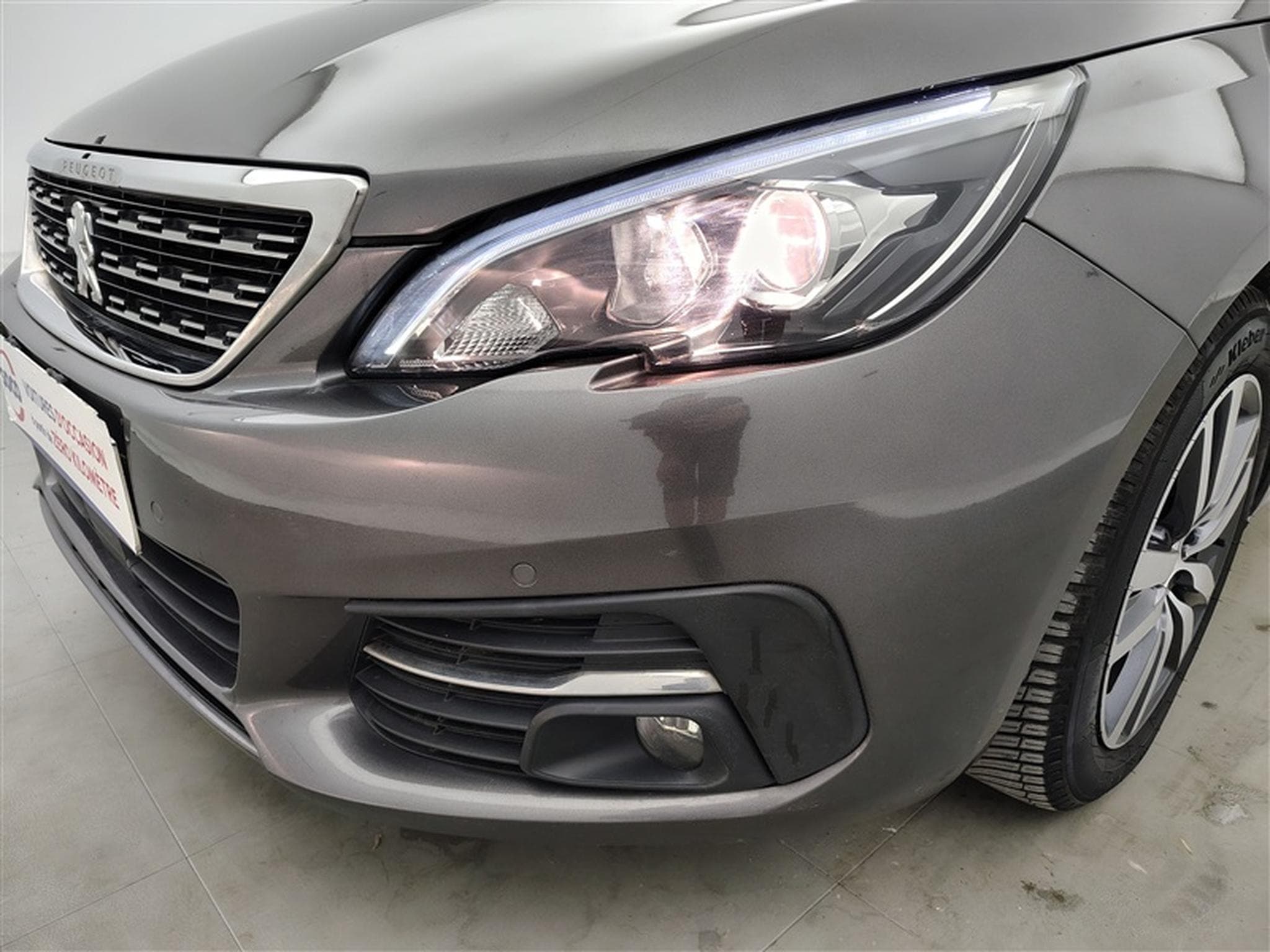 Peugeot 308 1.2 PureTech Allure CARPLAY / S-CUIR / FULL LED (2019) - Photo 15