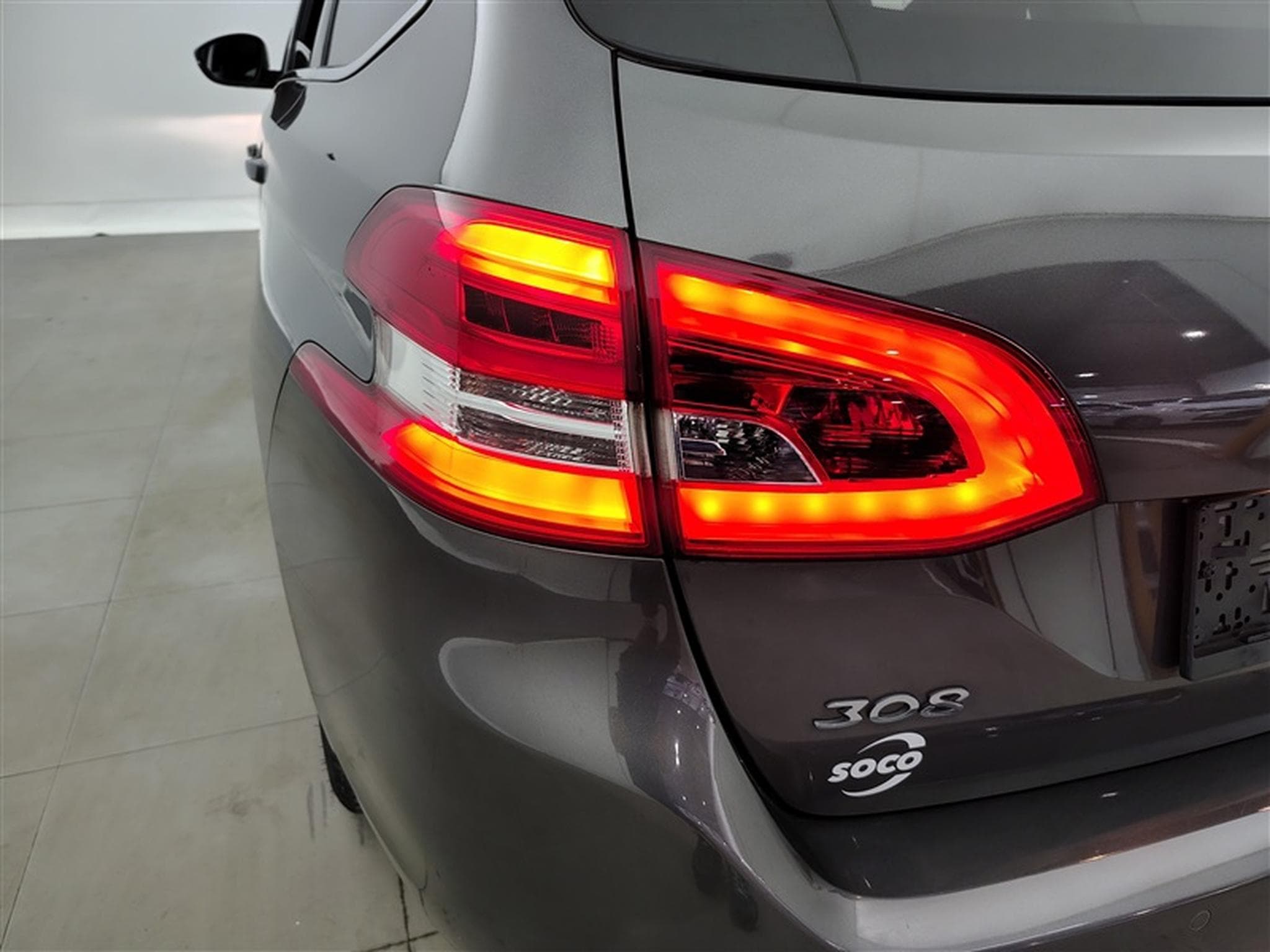 Peugeot 308 1.2 PureTech Allure CARPLAY / S-CUIR / FULL LED (2019) - Photo 16