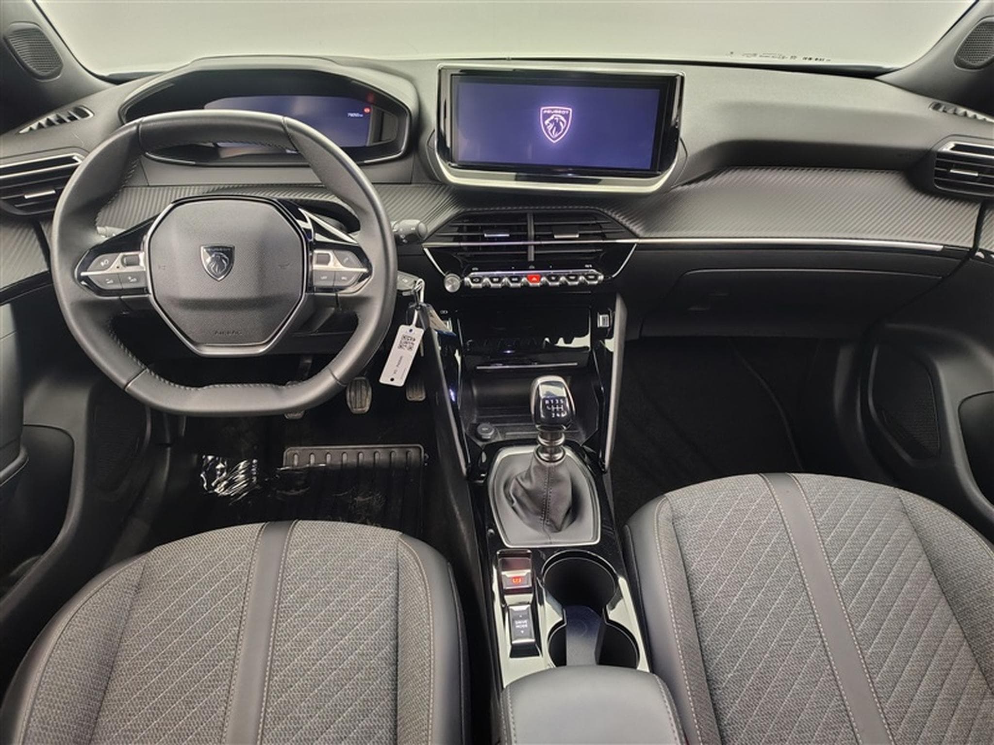 Peugeot 2008 1.2 PureTech Allure S&S (EU6.4) (2023) - Photo 8