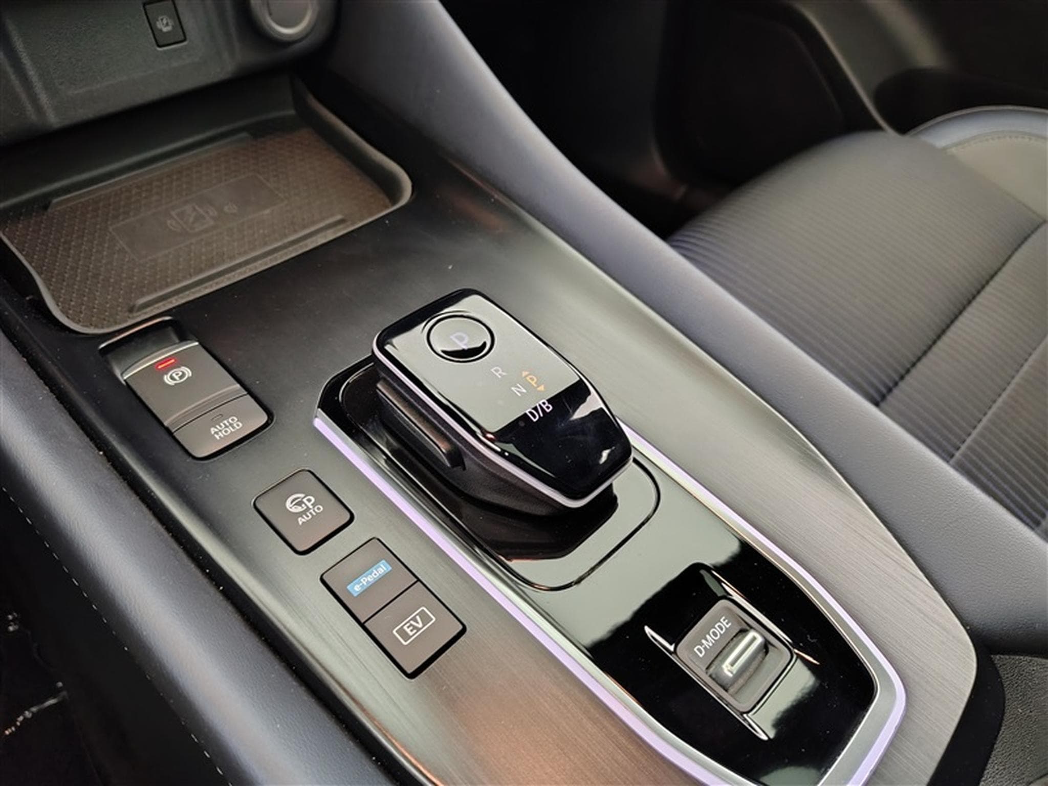Nissan Qashqai 1.5 e-Power Tekna NAVI / FULL LED / PANO / CAMERA 360° (2023) - Photo 12