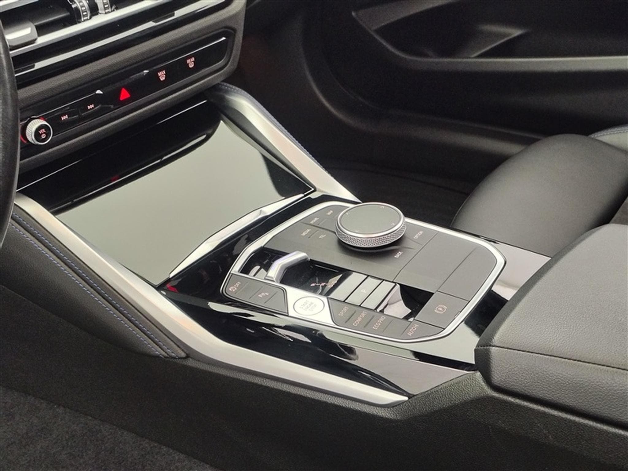 BMW 220 220d coupé PACK M **LED/AUTO/TOIT OUVRANT** (2023) - Photo 12