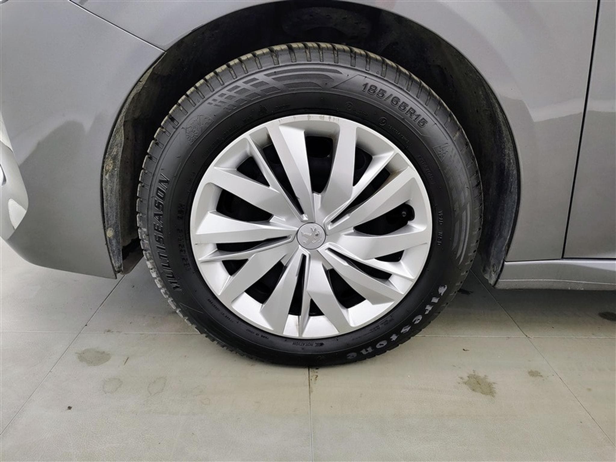 Peugeot 208 1.2i PureTech Like CLIM (2022) - Photo 6