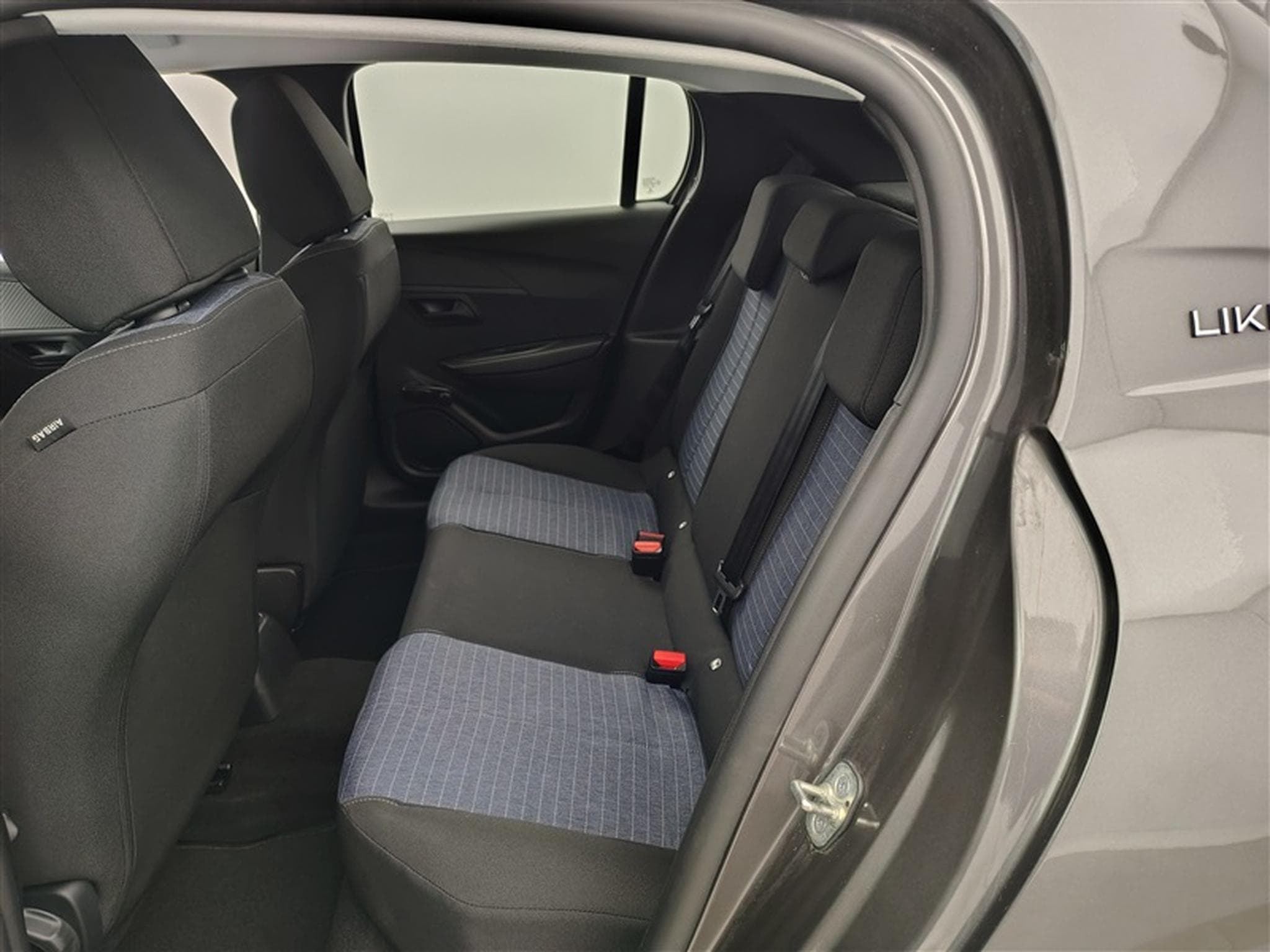 Peugeot 208 1.2i PureTech Like CLIM (2022) - Photo 13