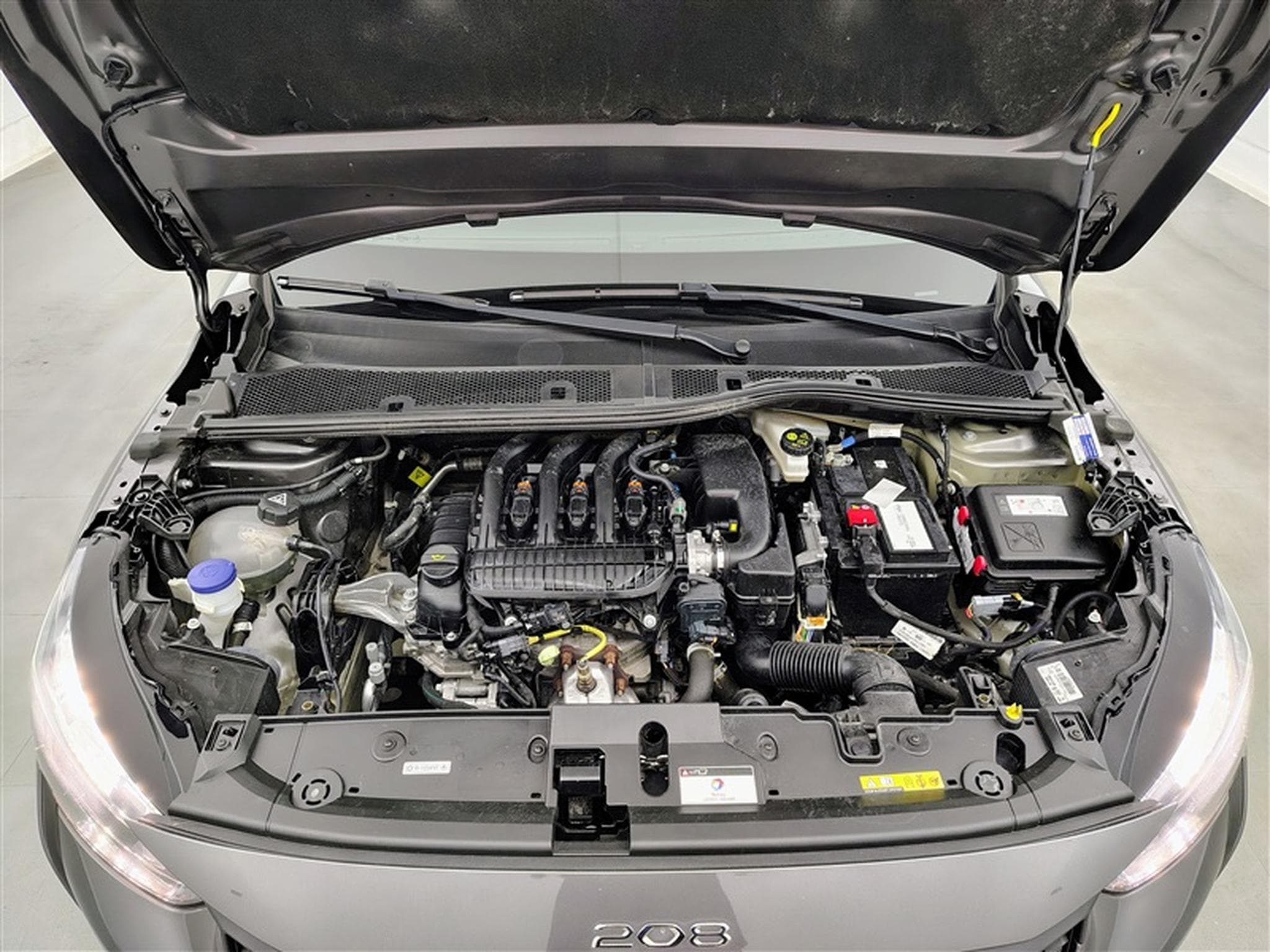 Peugeot 208 1.2i PureTech Like CLIM (2022) - Photo 18