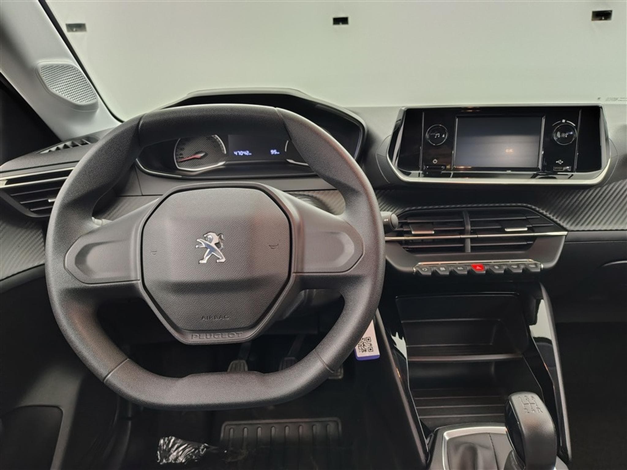 Peugeot 208 1.2i PureTech Like CLIM (2022) - Photo 9