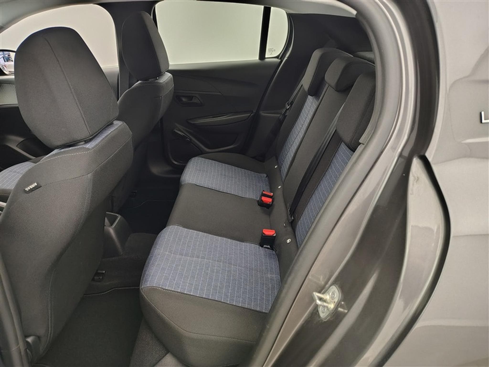 Peugeot 208 1.2i PureTech Like CLIM (2022) - Photo 13