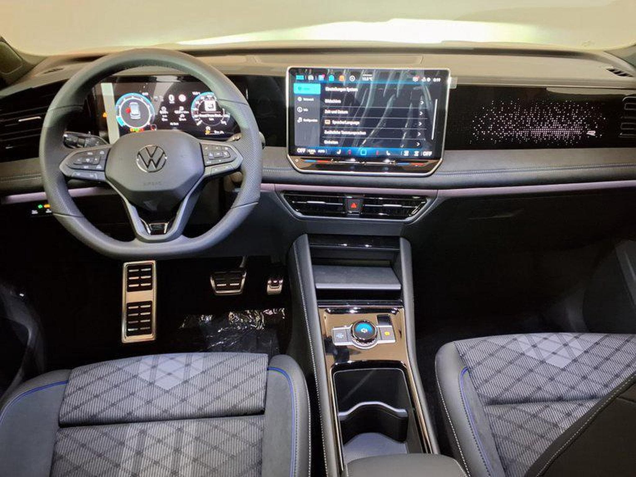 VW Tiguan R-Line 2.0 TSI 7-Gang-DSG 4MOTION (2026) - Foto 13