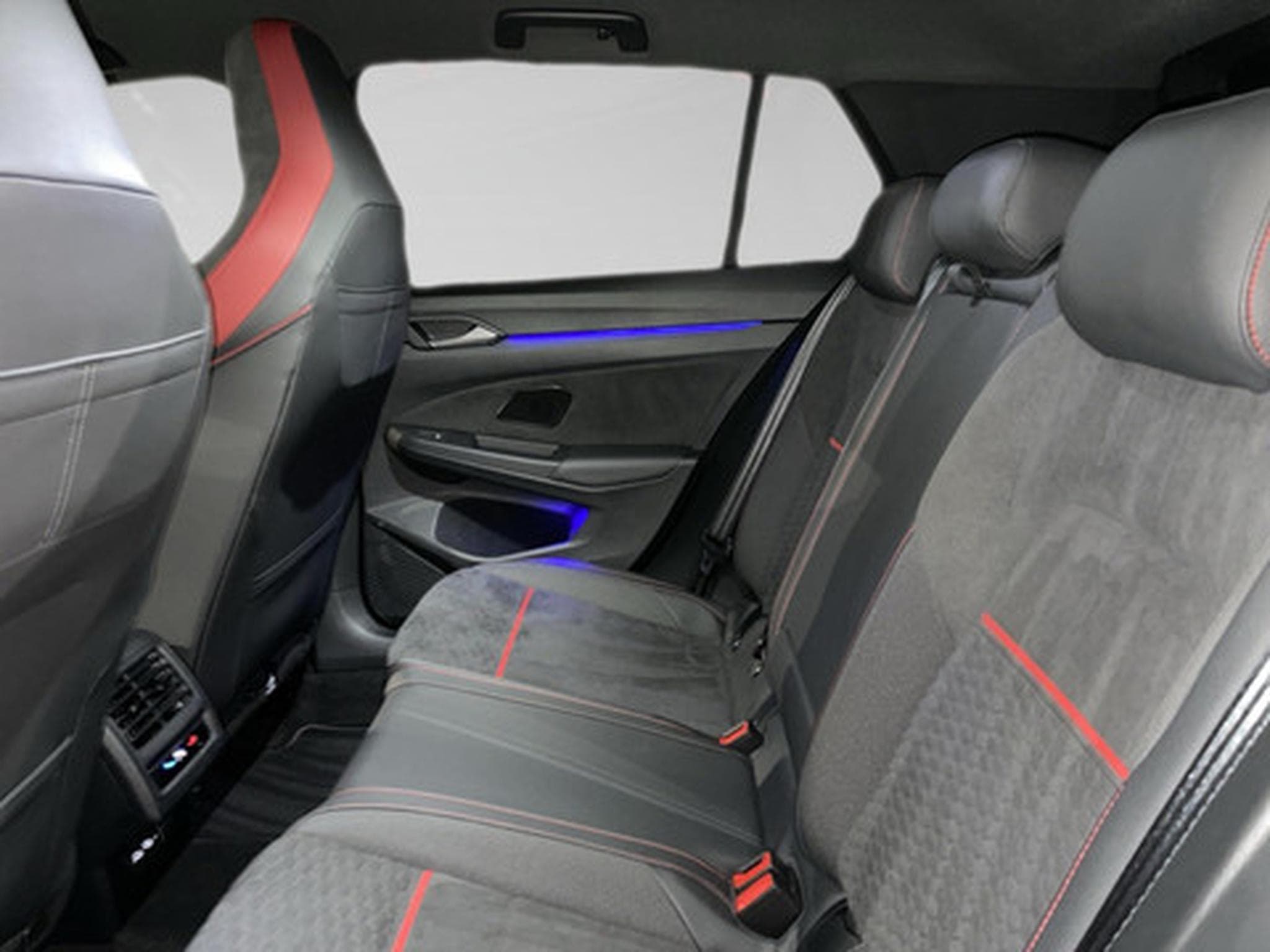 VW Golf VIII 2.0 TSI 221kW GTI Clubsport DSG (2023) - Foto 11