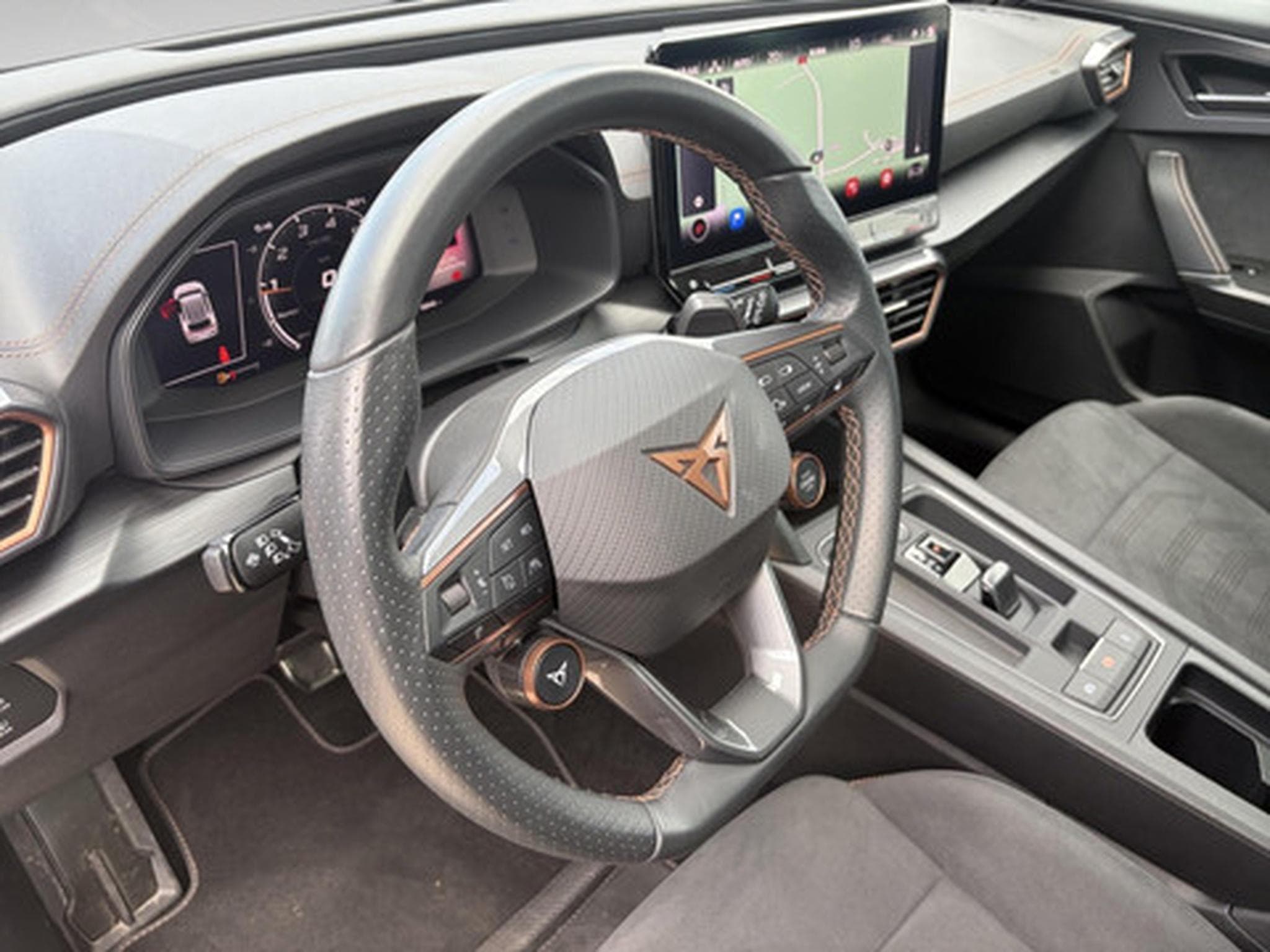 Cupra Formentor 2.0 TSI 4Drive 228kW DSG VZ Tribe Edition (2024) - Foto 8