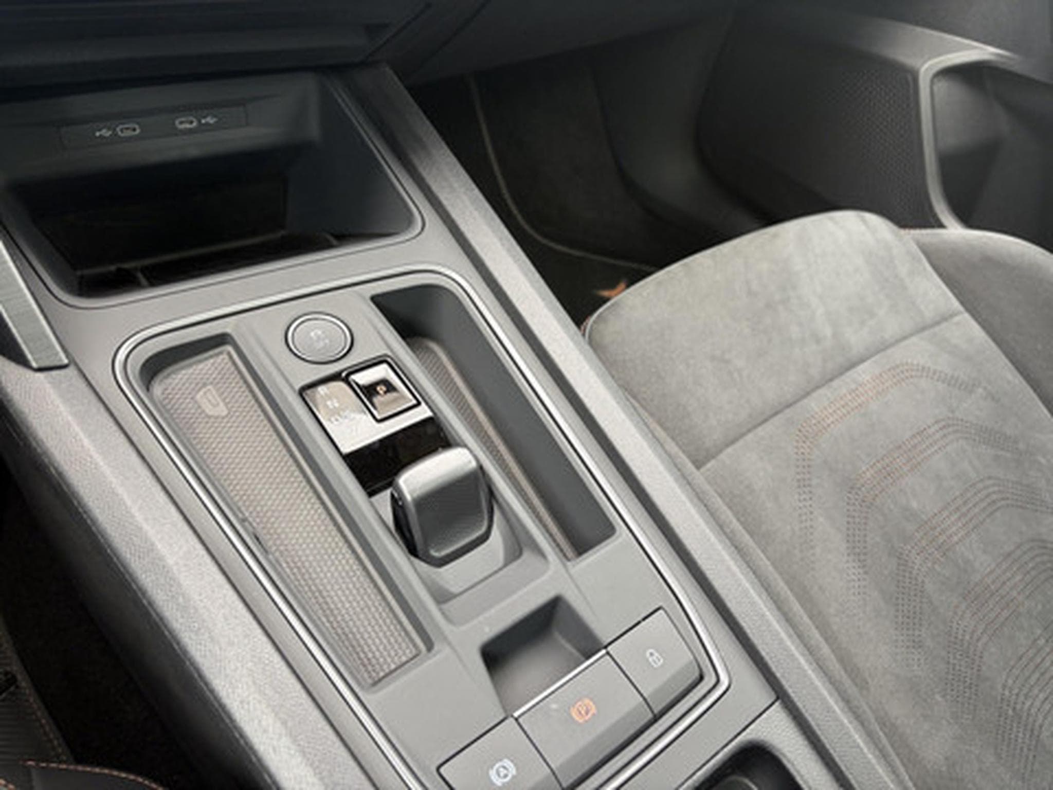 Cupra Formentor 2.0 TSI 4Drive 228kW DSG VZ Tribe Edition (2024) - Foto 9